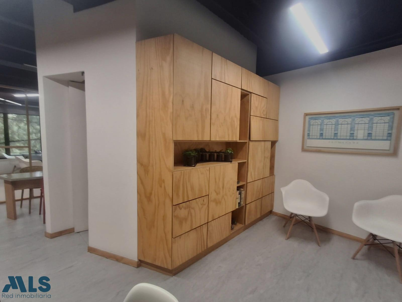 Oficina con muy buenos acabados medellin - castropol