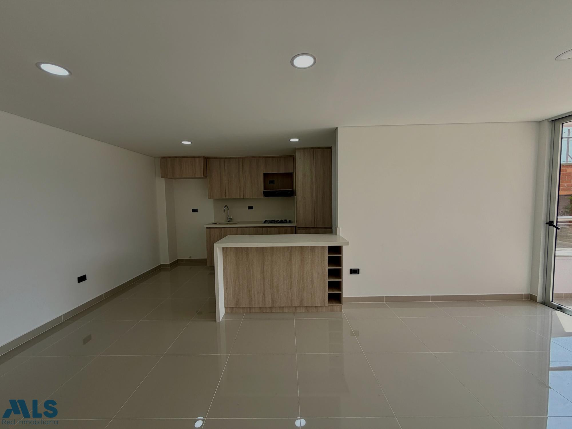 Amplio apto con excelente ubicación en la Estrella la-estrella - casa jardin