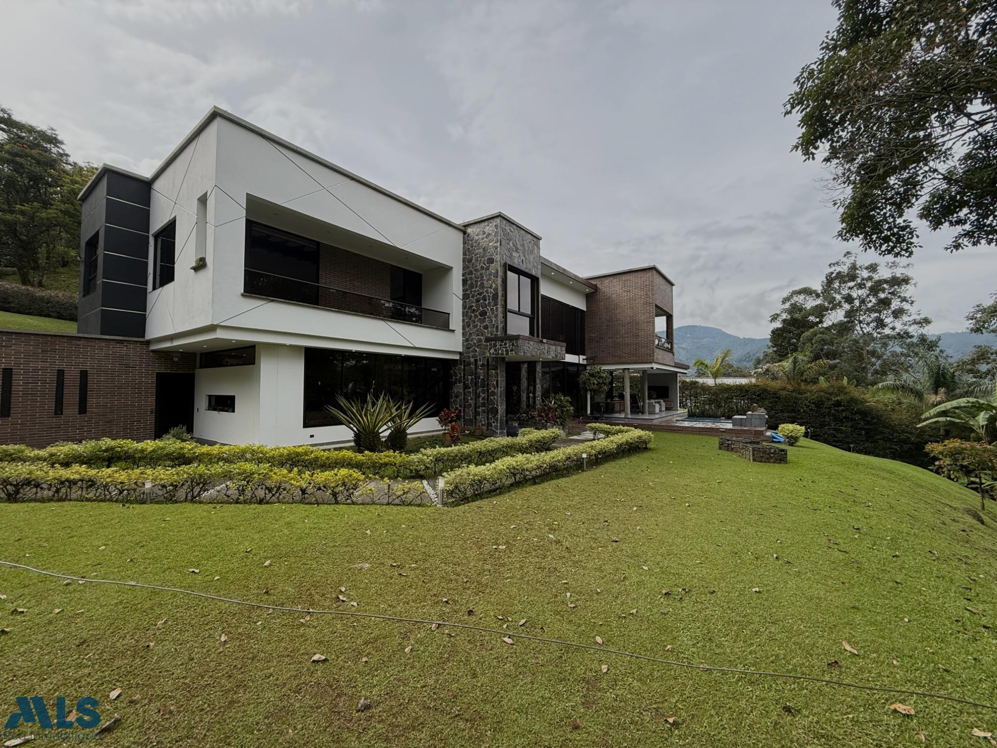 VENTA ESPECTACULAR CASA CAMPESTRE EN ENVIGADO,ESCOBERO envigado - loma del escobero
