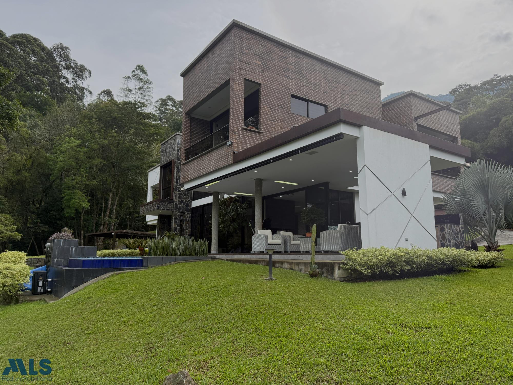 VENTA ESPECTACULAR CASA CAMPESTRE EN ENVIGADO,ESCOBERO envigado - loma del escobero