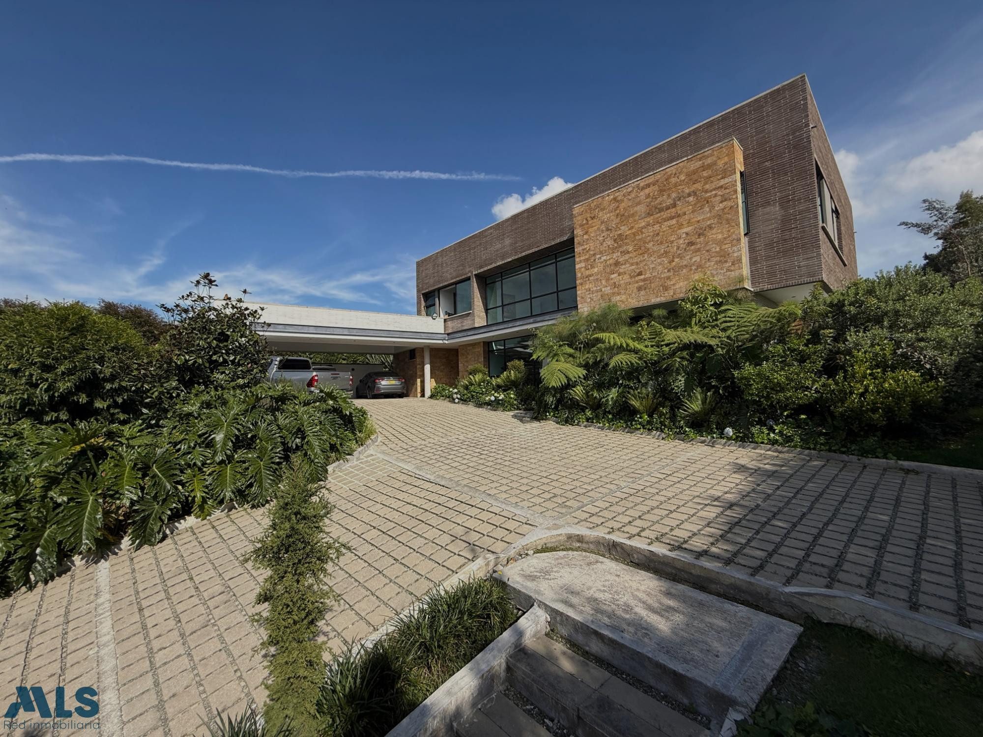 VENTA DE HERMOSA CASA EN ENVIGADO- ALTO DE LAS PALMAS envigado - corredor alto de las palmas la posada de posada