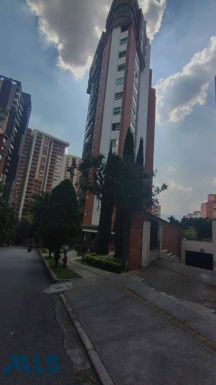 SUPER APARTAMENTO EN SECTOR ESTRATEGICO SANTAMARIA LOS ANGELES POBLADO medellin - castropol