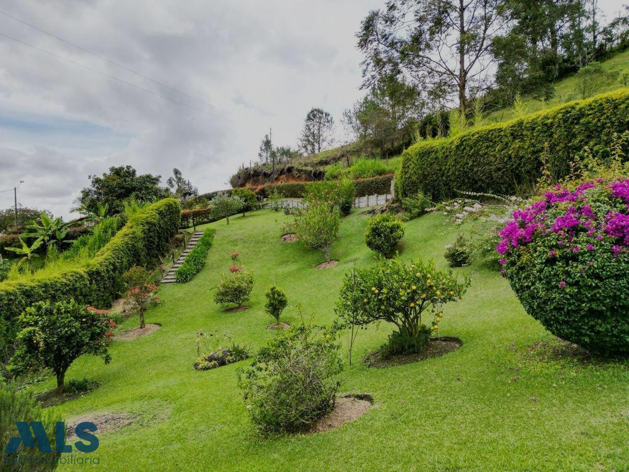 CASA FINCA A SOLO 7 MINUTOS DE LA AUTOPISTA santuario - autopista medellin bogota