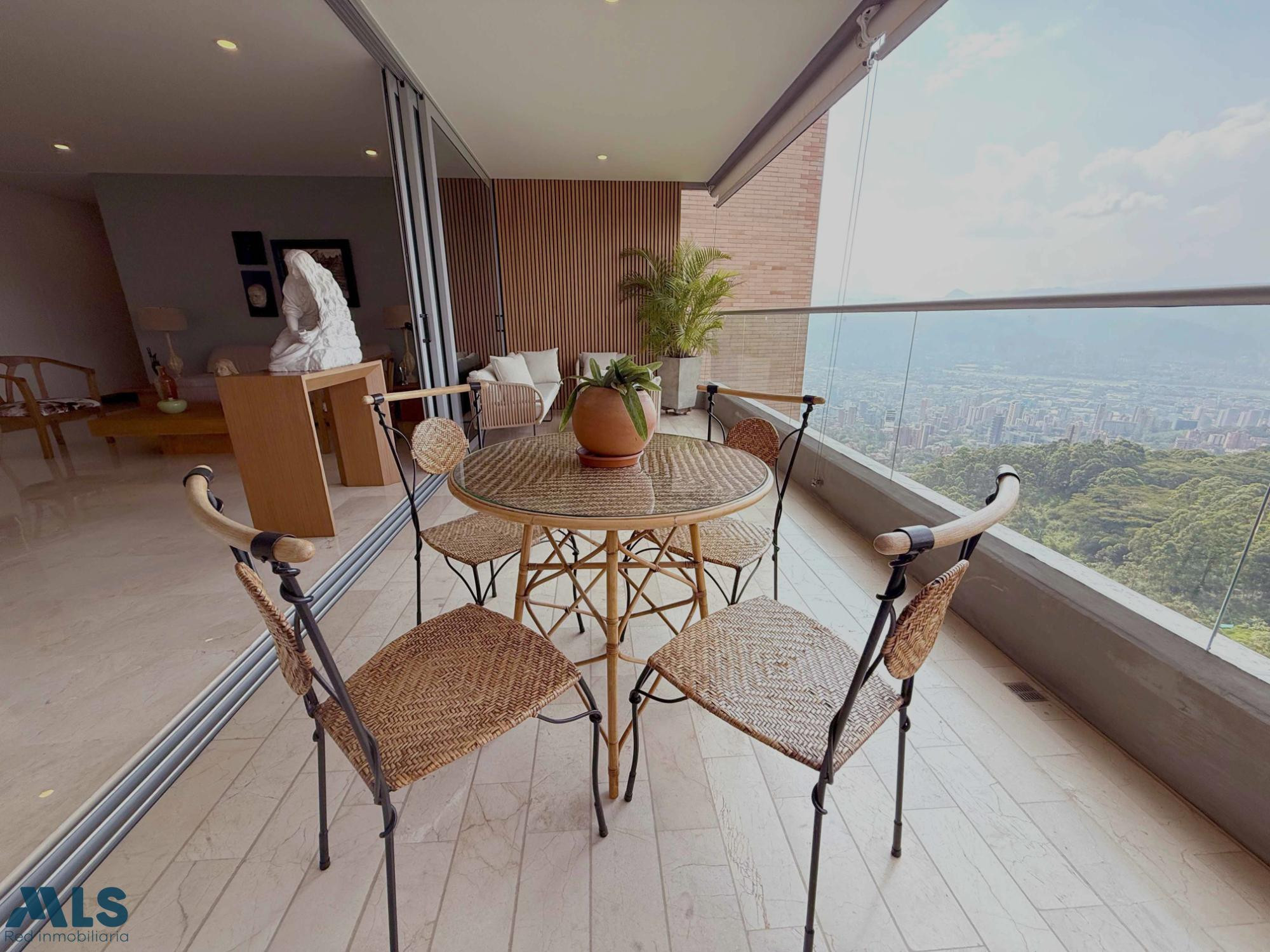 Apartamento de lujo en venta con vista 360° a Medellín medellin - loma cola del zorro
