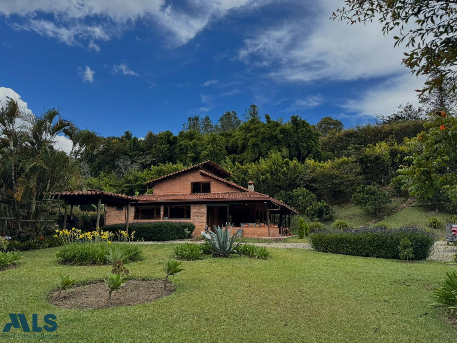 Hermosa Casa Campestre en Parcelacion marinilla - cascajo arriba