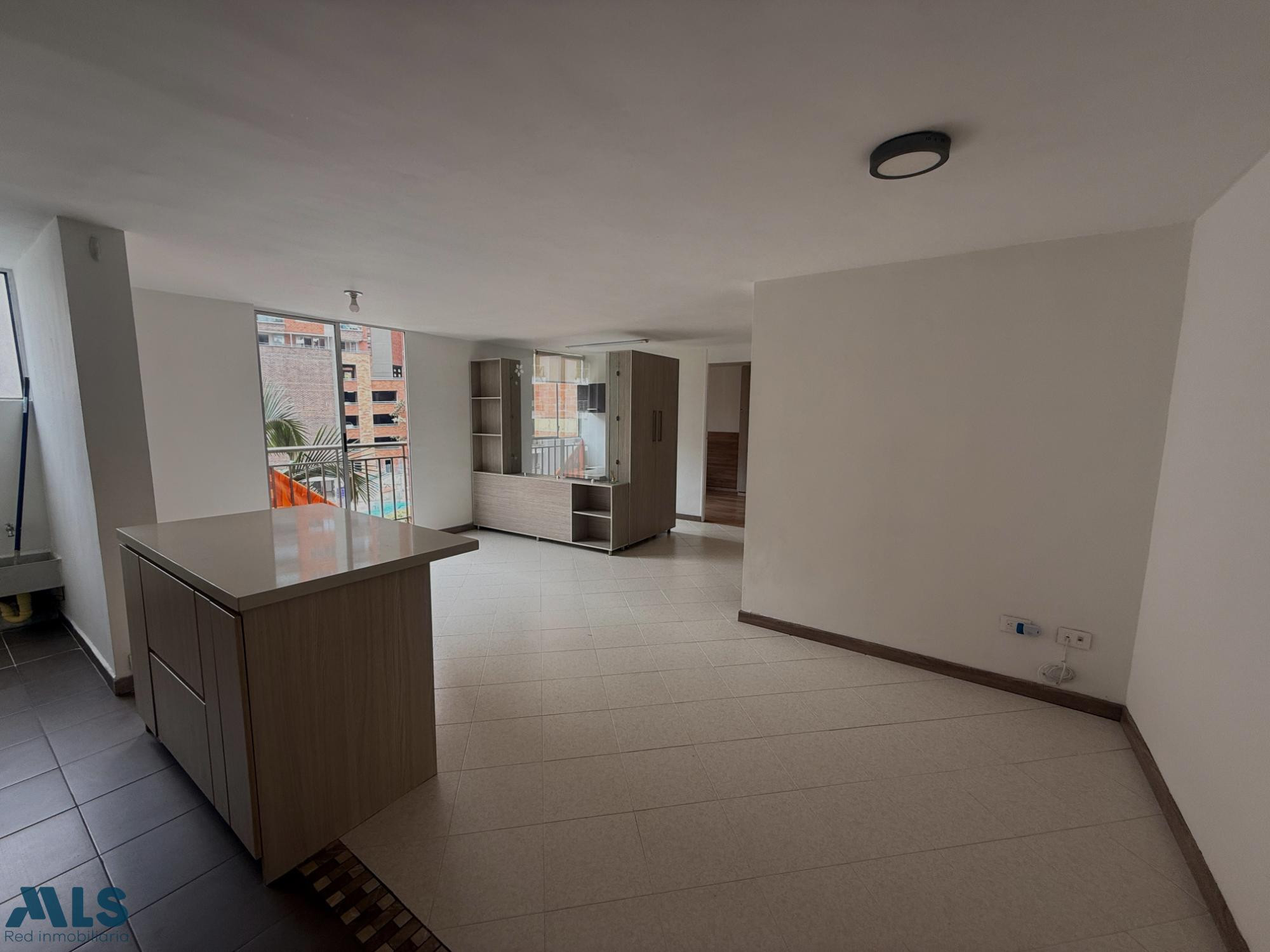 Apartamento de 2 alcobas + estudio, en sector plano de Envigado. envigado - camino verde
