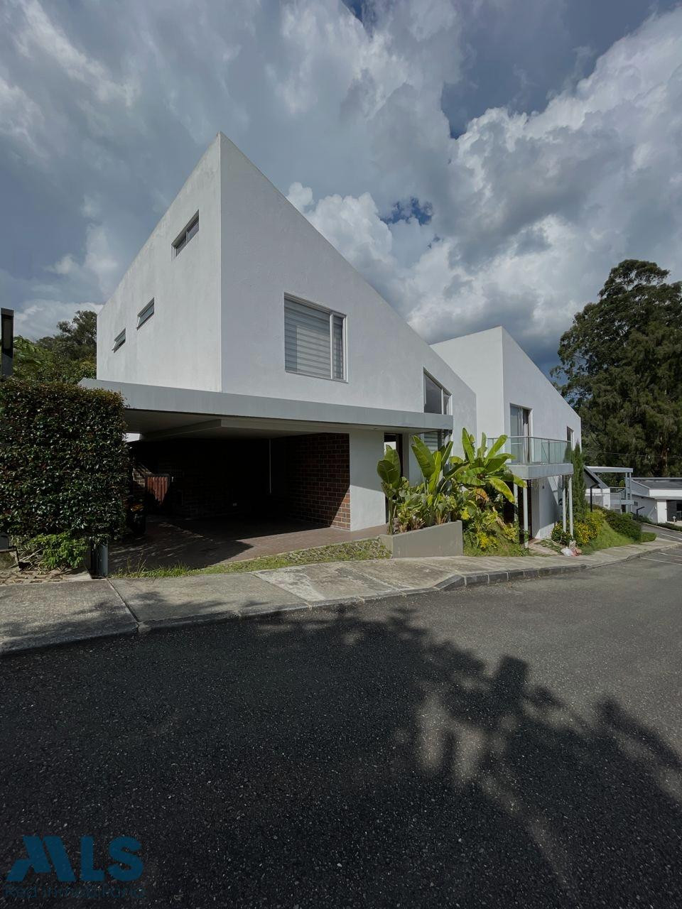 En venta casa en unidad cerrada en el Retiro el-retiro - v la maria