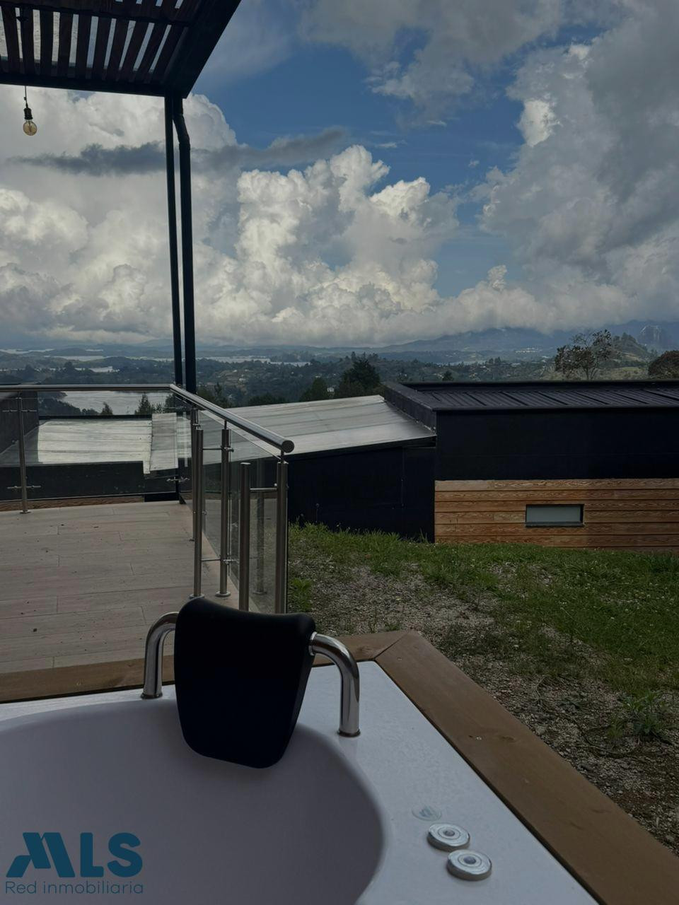 Casa en las alturas del Peñol el-penol - corredor el penol guatape