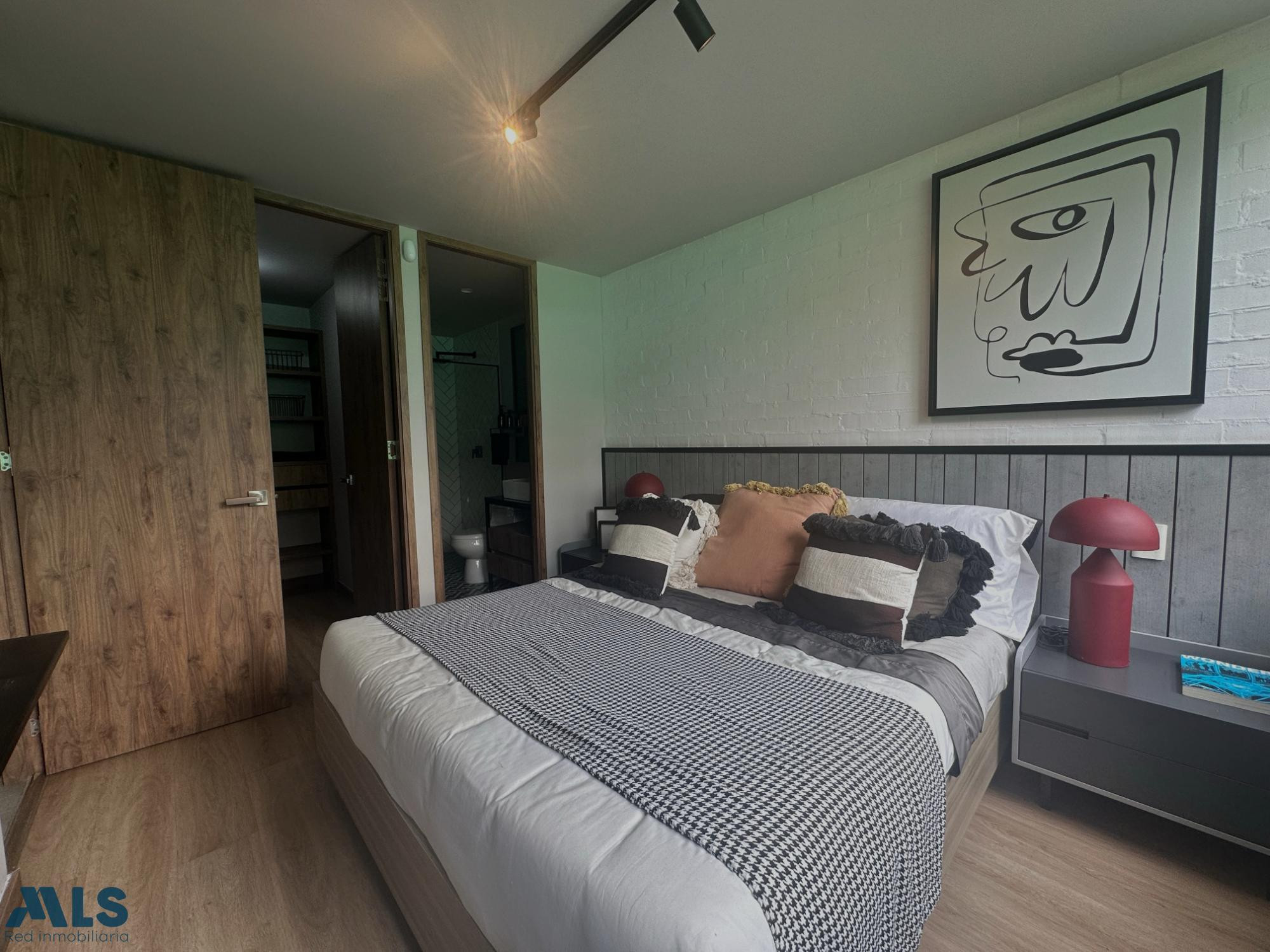 Cesión de derechos en POLITAN, área agotada en sala de ventas sabaneta - centro