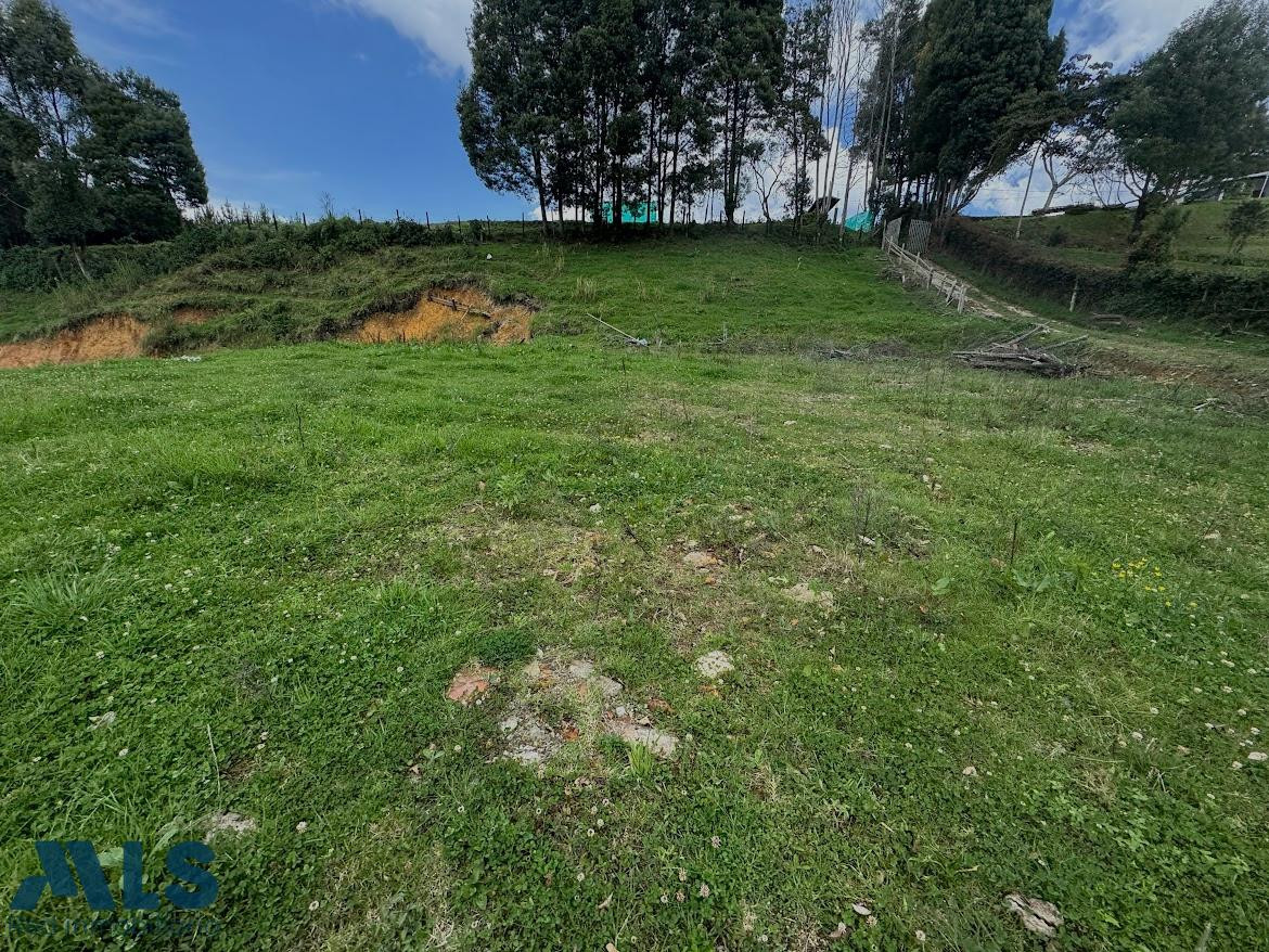 Hermoso lote en Santa Elena con matricula y licencia envigado - v pantanillo envigado