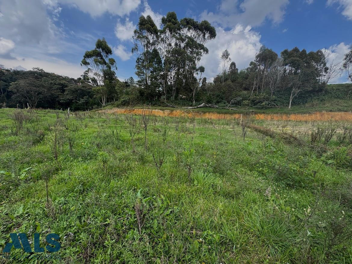 Hermoso lote en Santa Elena con matricula y licencia envigado - v pantanillo envigado