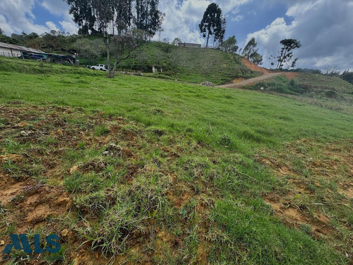 Hermoso lote en Santa Elena con matricula y licencia envigado - v pantanillo envigado