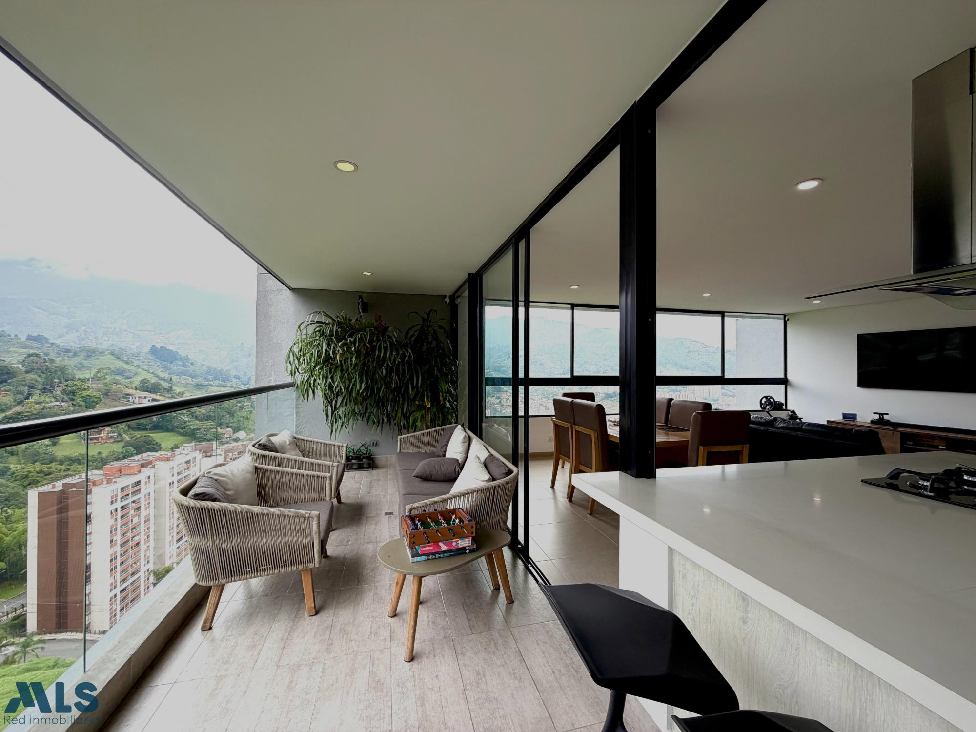 VENTA APARTAMENTO,VISTA PANORÁMICA EN LOMA LAS BRUJAS ENVIGADO envigado - loma de las brujas