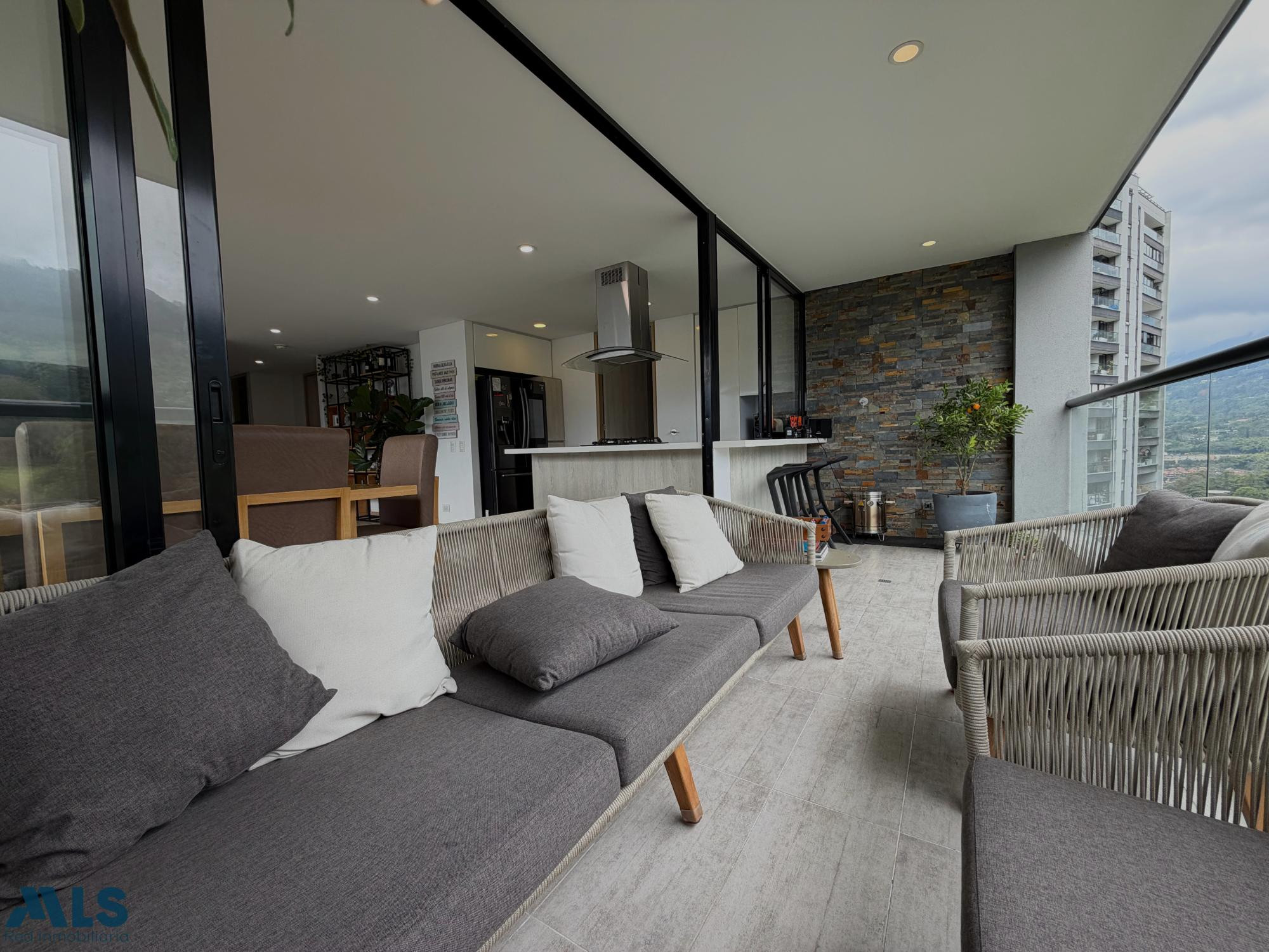 VENTA APARTAMENTO,VISTA PANORÁMICA EN LOMA LAS BRUJAS ENVIGADO envigado - loma de las brujas