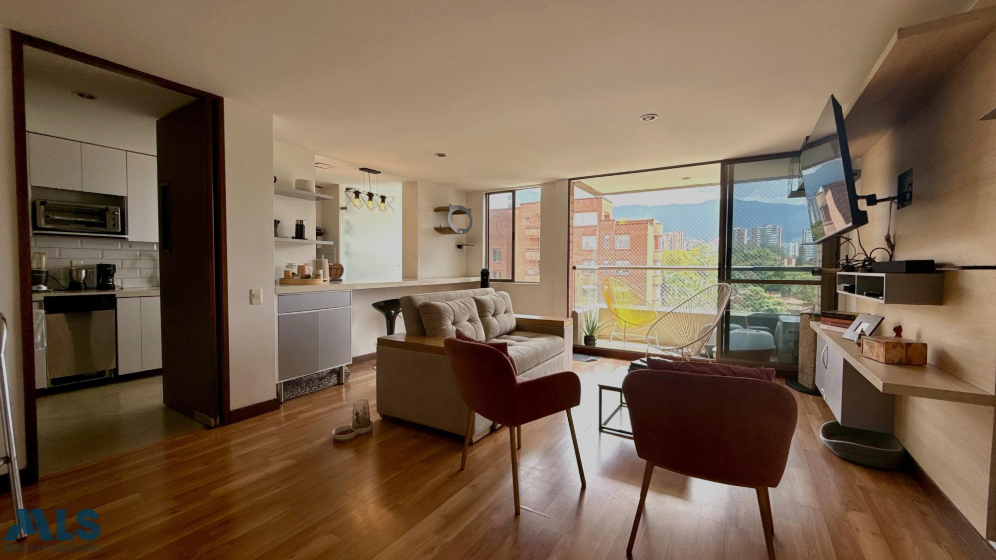 UN APARTAMENTO POR SU ENCANTADORA VISTA HACIA UN ESPACIO NATURAL medellin - san lucas