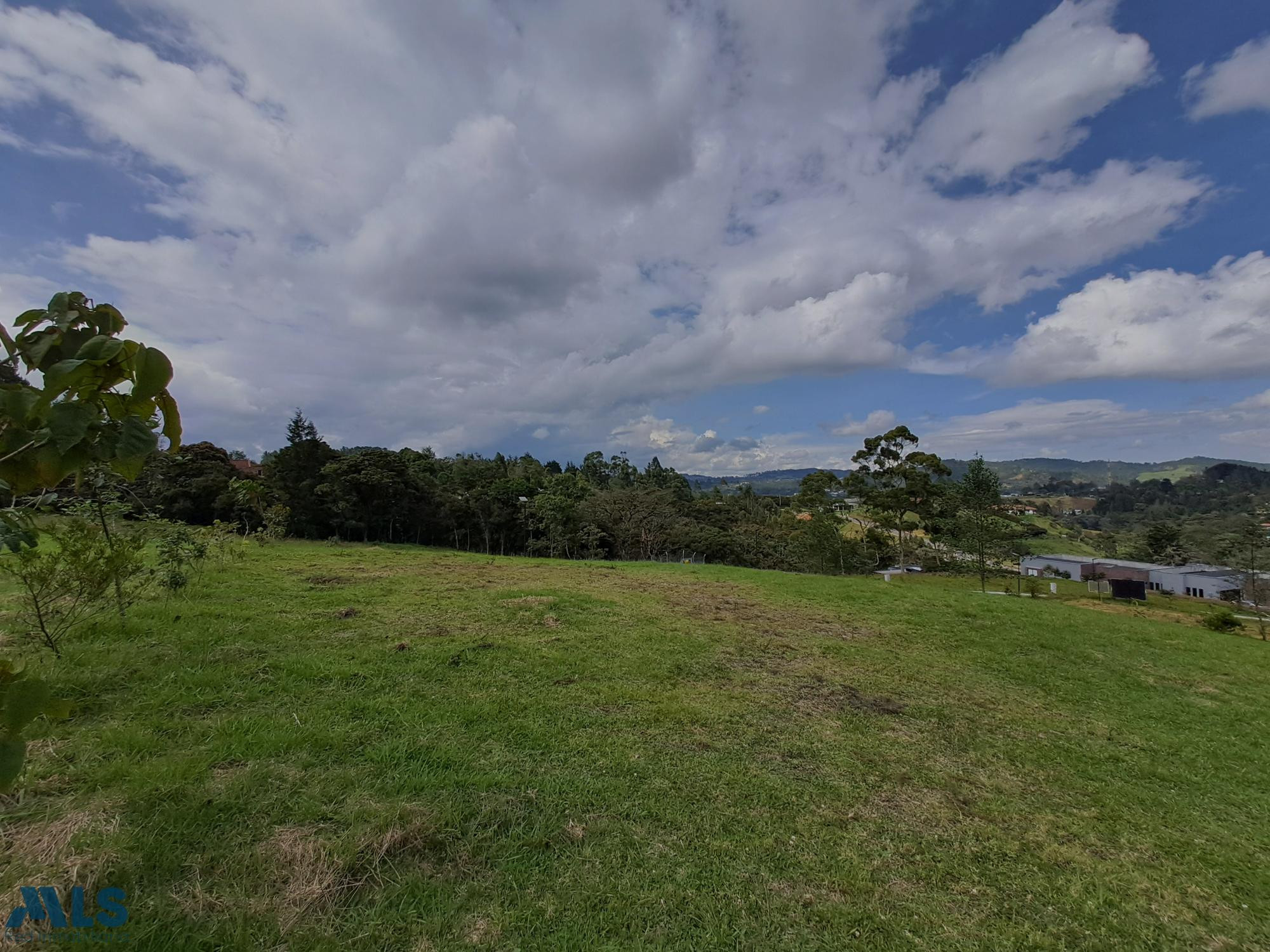 Lote en parcelación privilegiada con acceso por Palmas y Escobero envigado - alto del escobero envigado