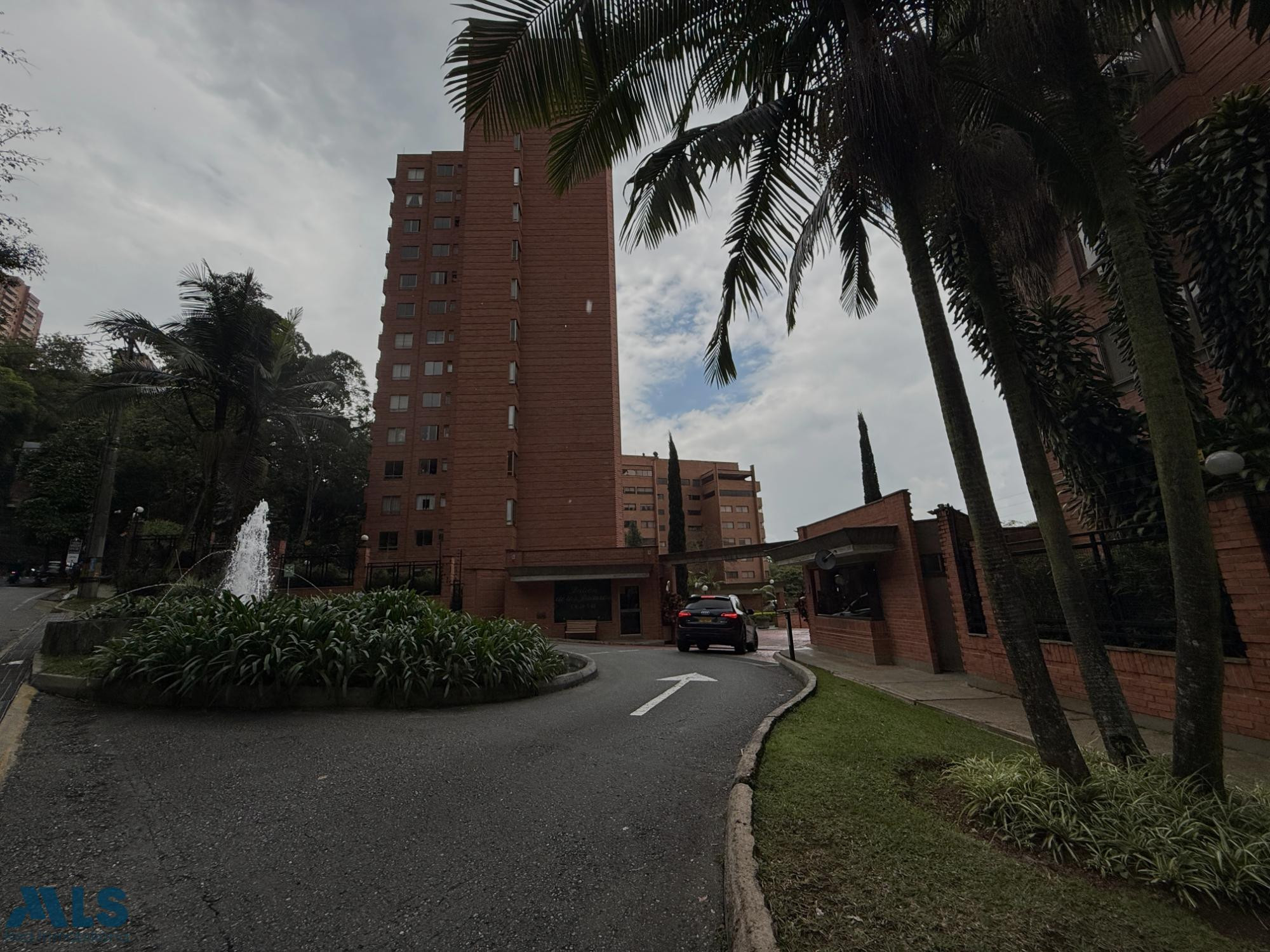 VENTA DE APARTAMENTO-LOMA EL TESORO medellin - el tesoro