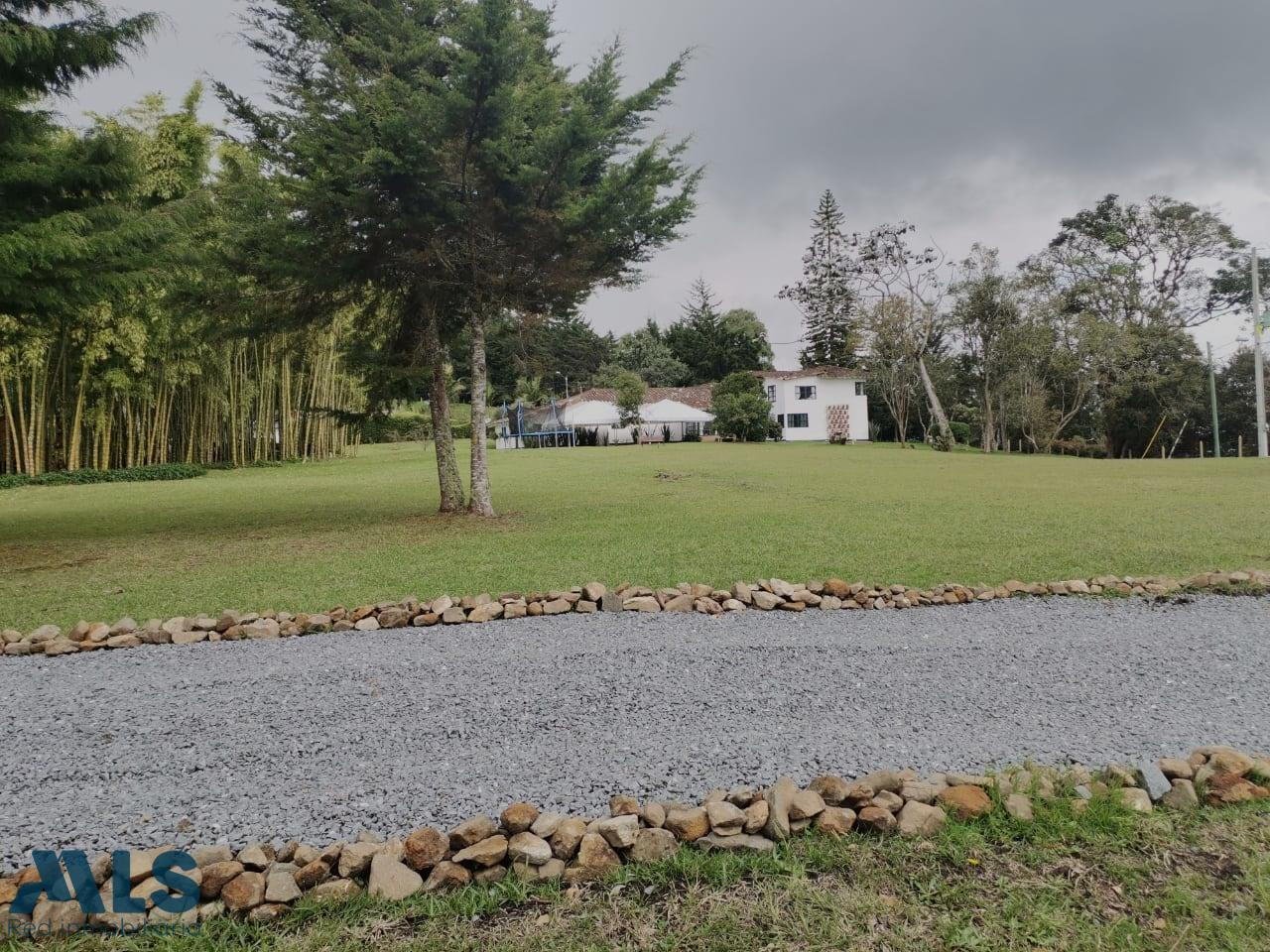 SE VENDE HERMOSA FINCA EN EL RETIRO el-retiro - v el chuscal