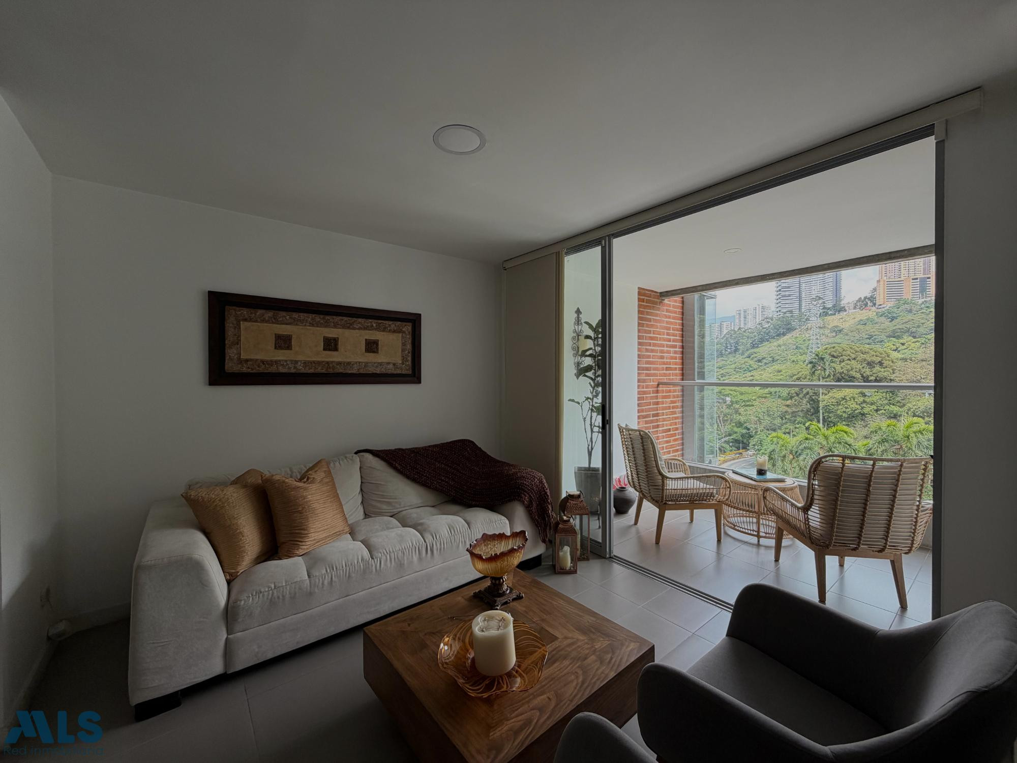 GRAN INVERSIÓN EN CASTROPOL medellin - castropol