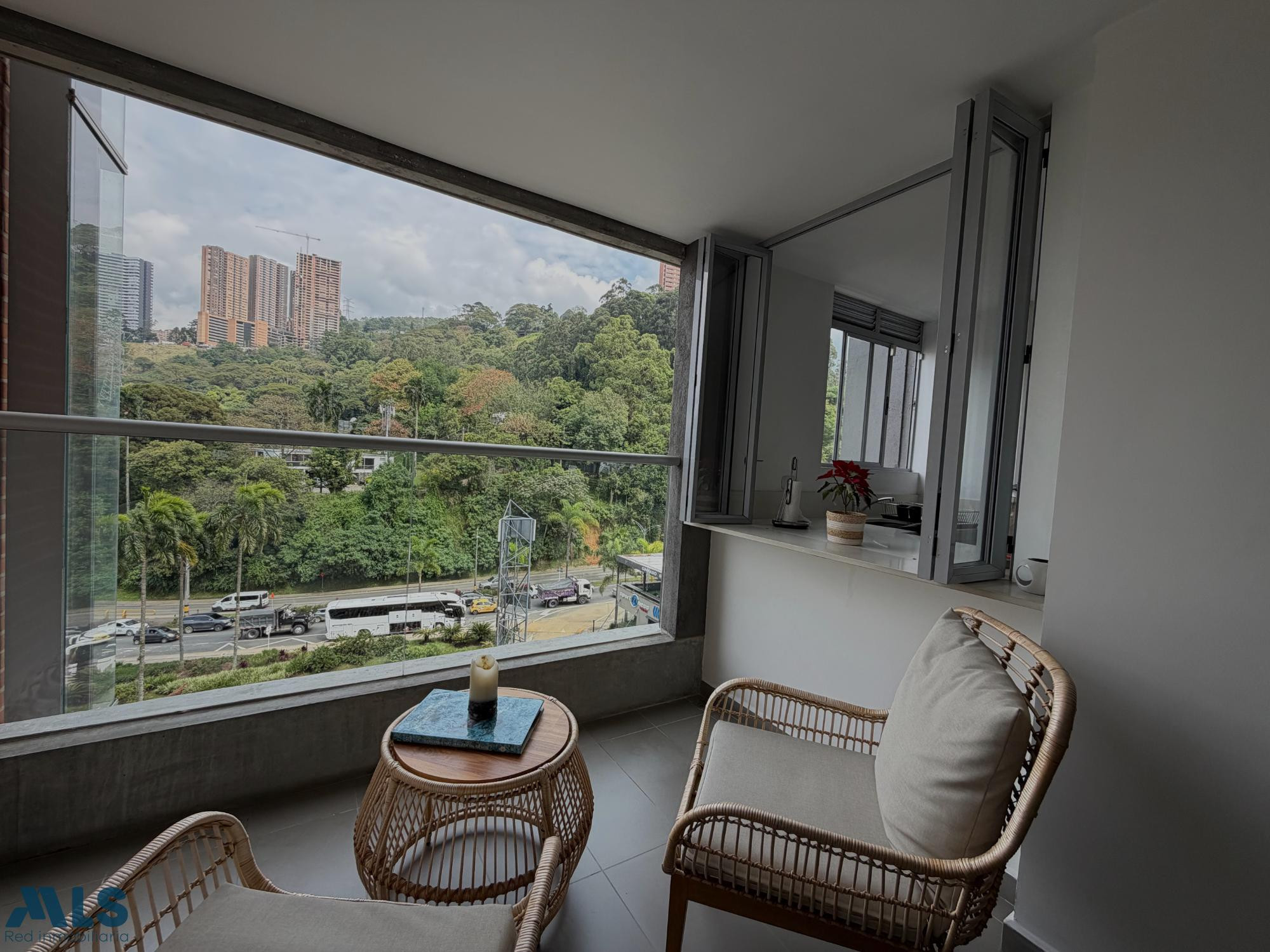 GRAN INVERSIÓN EN CASTROPOL medellin - castropol