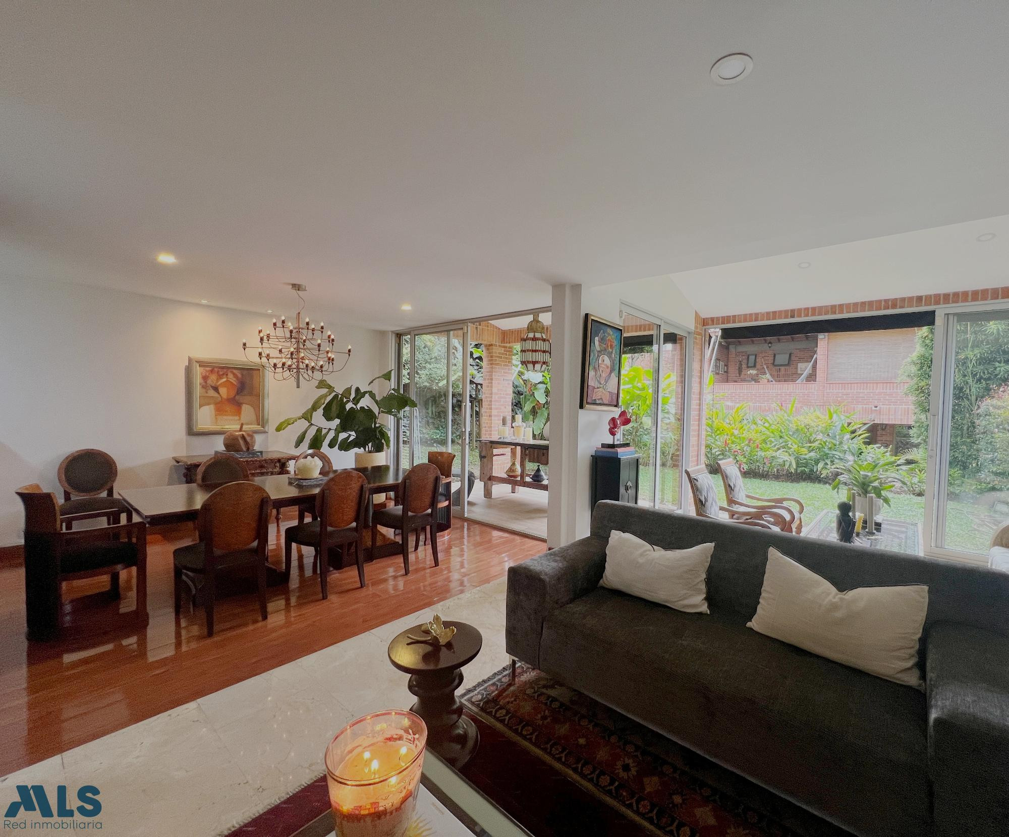 VENTA CASA ESQUINERA EL POBLADO LAS SANTAS medellin - las santas