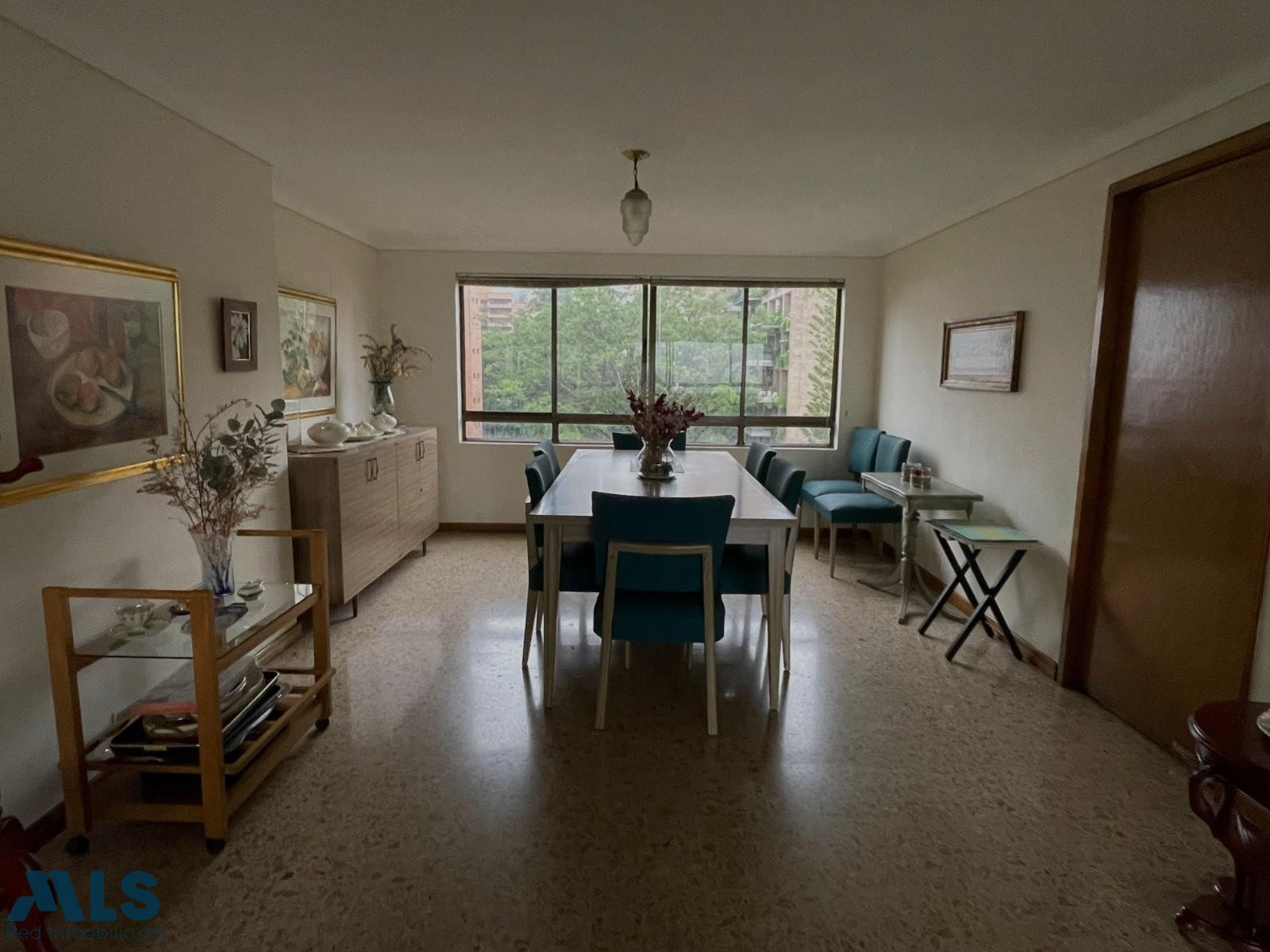 Apartamento con gran potencial para reformar. medellin - castropol