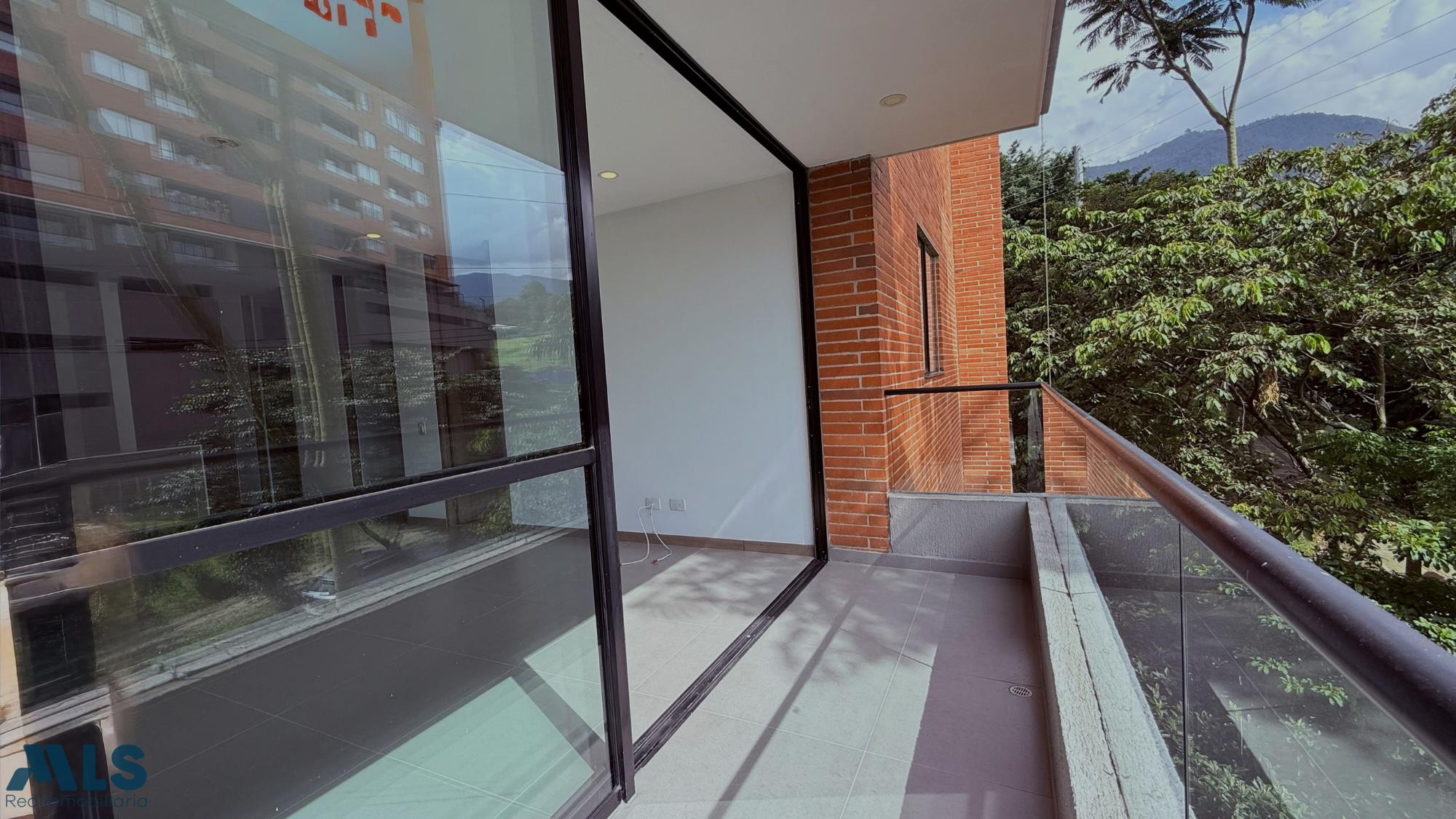 VENTA APARTAESTUDIO EN LOMA DEL ESCOBERO – ESPACIO, VISTA Y ESTILO DE VIDA envigado - la pradera