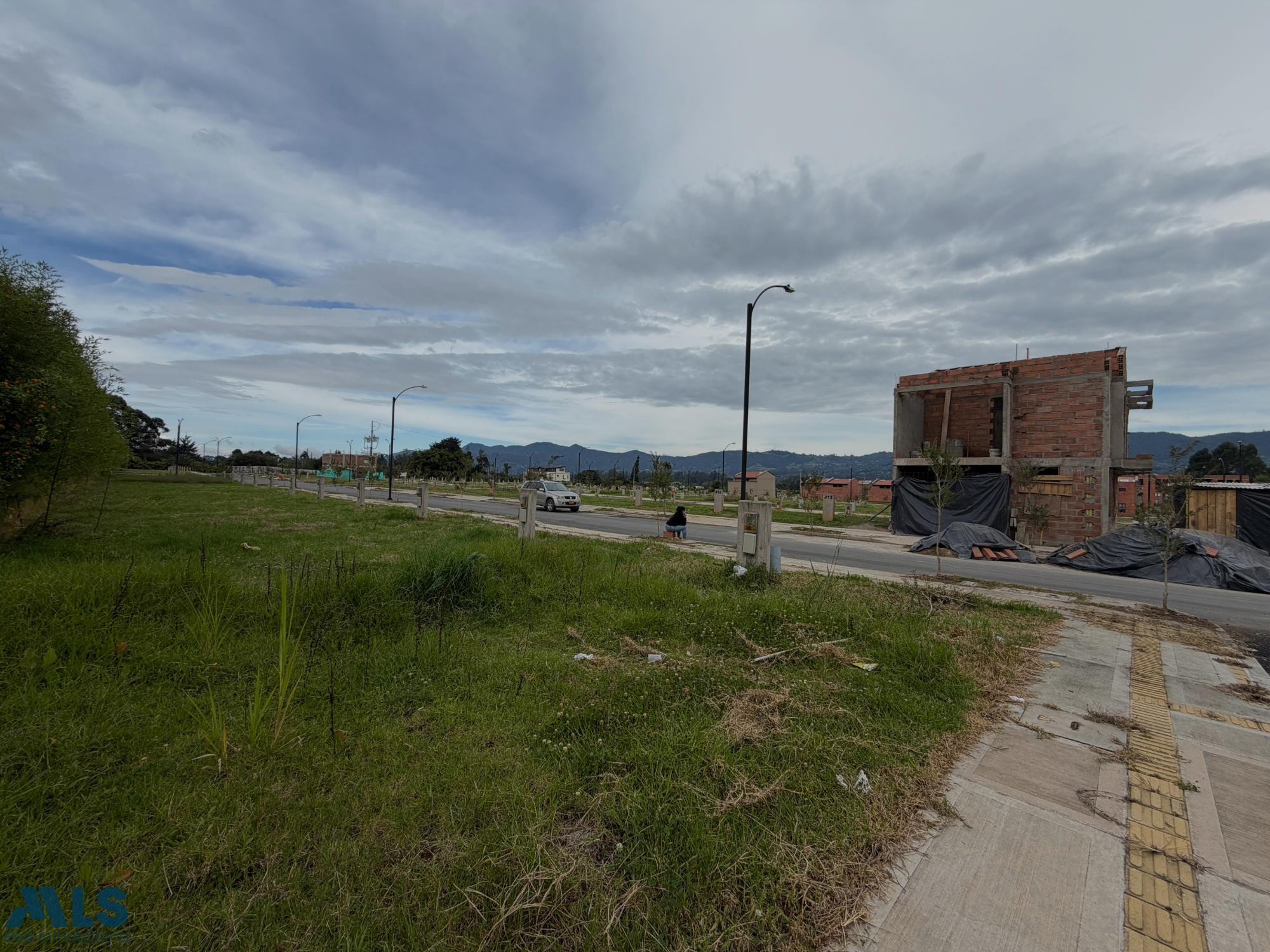 OPORTUNIDAD DE LOTE ESQUINERO EN LA CEJA, UNIDAD DE CASAS la-ceja - v san nicolas