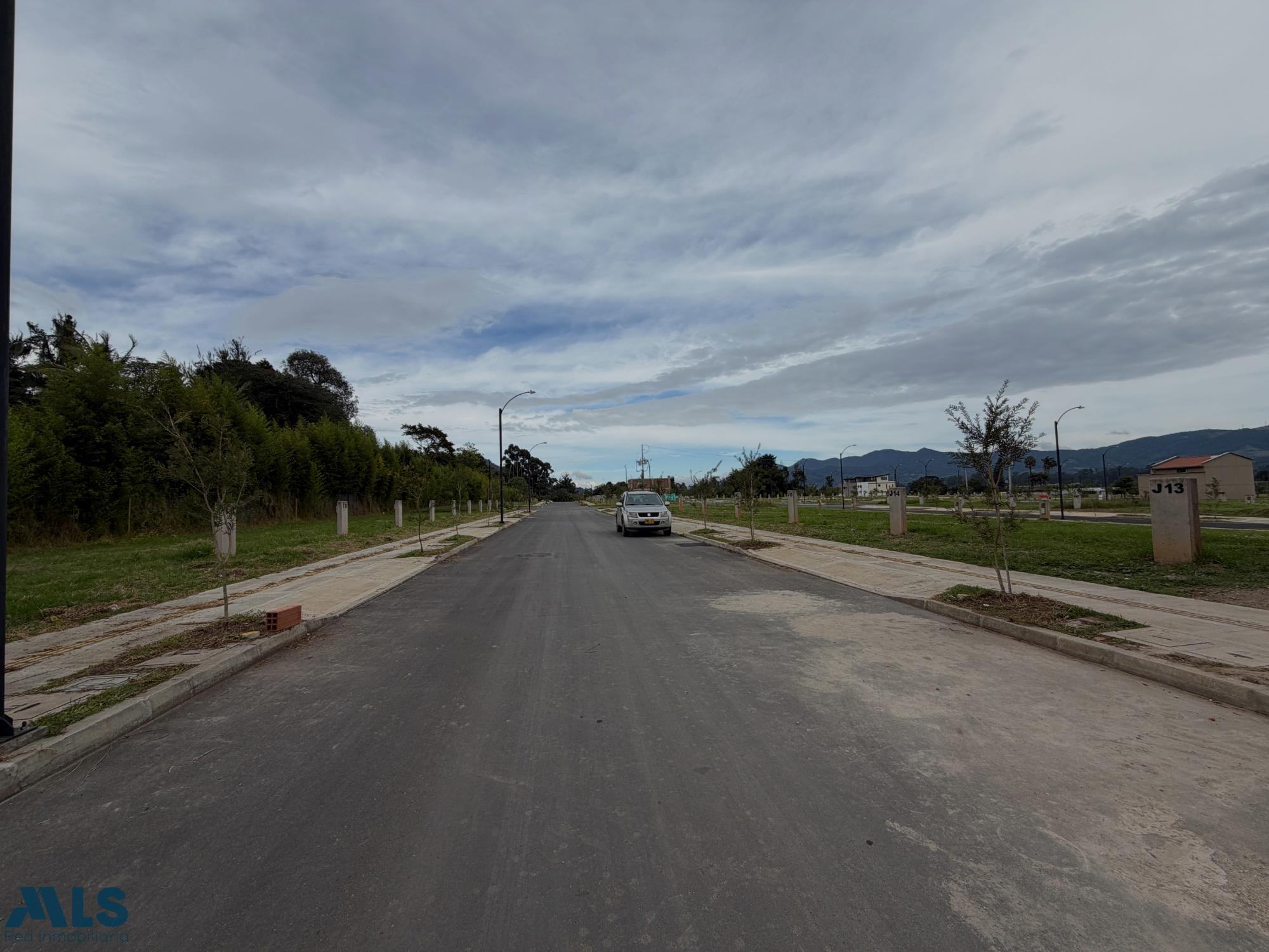 OPORTUNIDAD DE LOTE ESQUINERO EN LA CEJA, UNIDAD DE CASAS la-ceja - v san nicolas