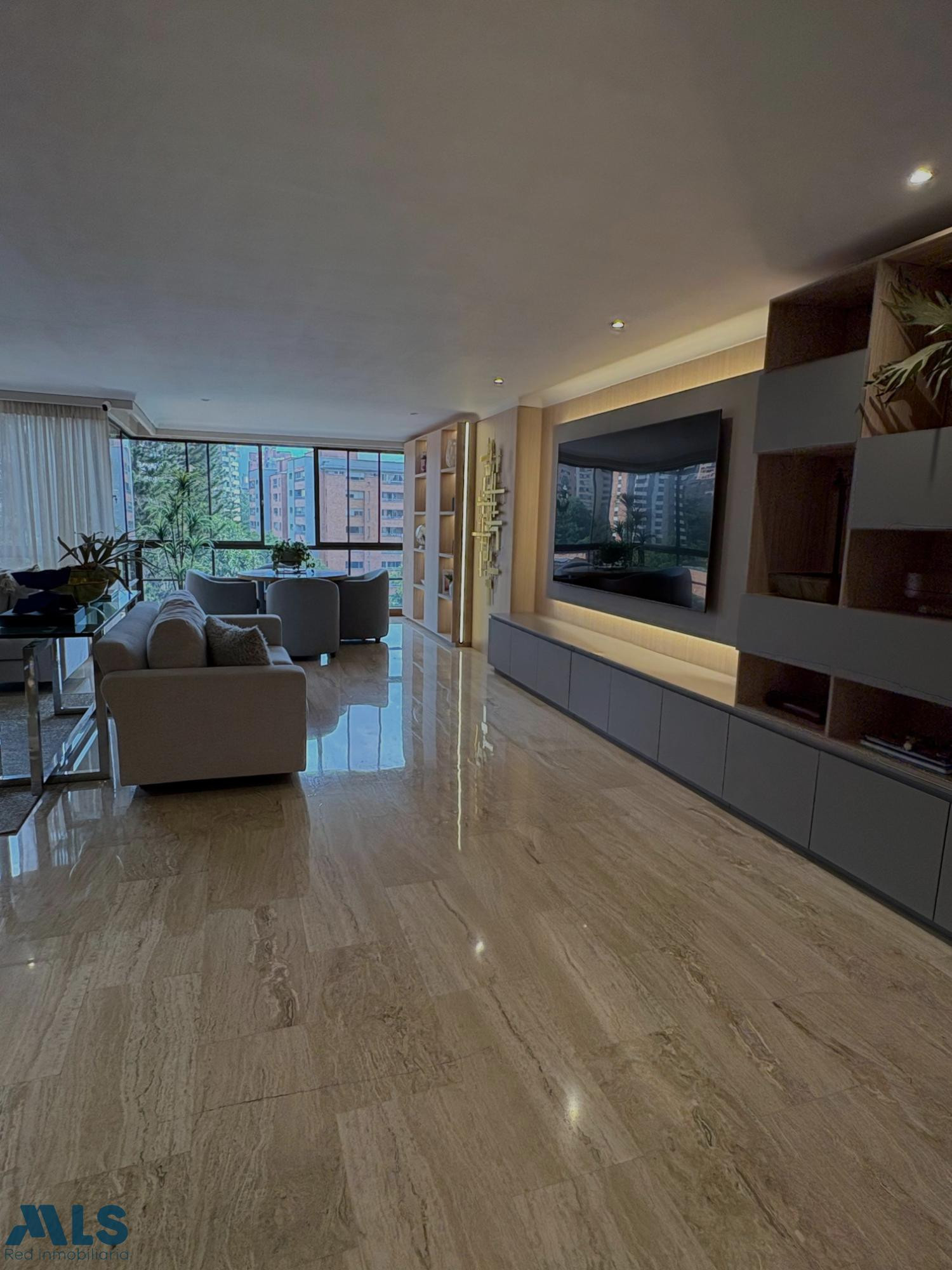 APARTAMENTO AMPLIO COMPLETAMENTE REMODELADO CASTROPOL medellin - castropol