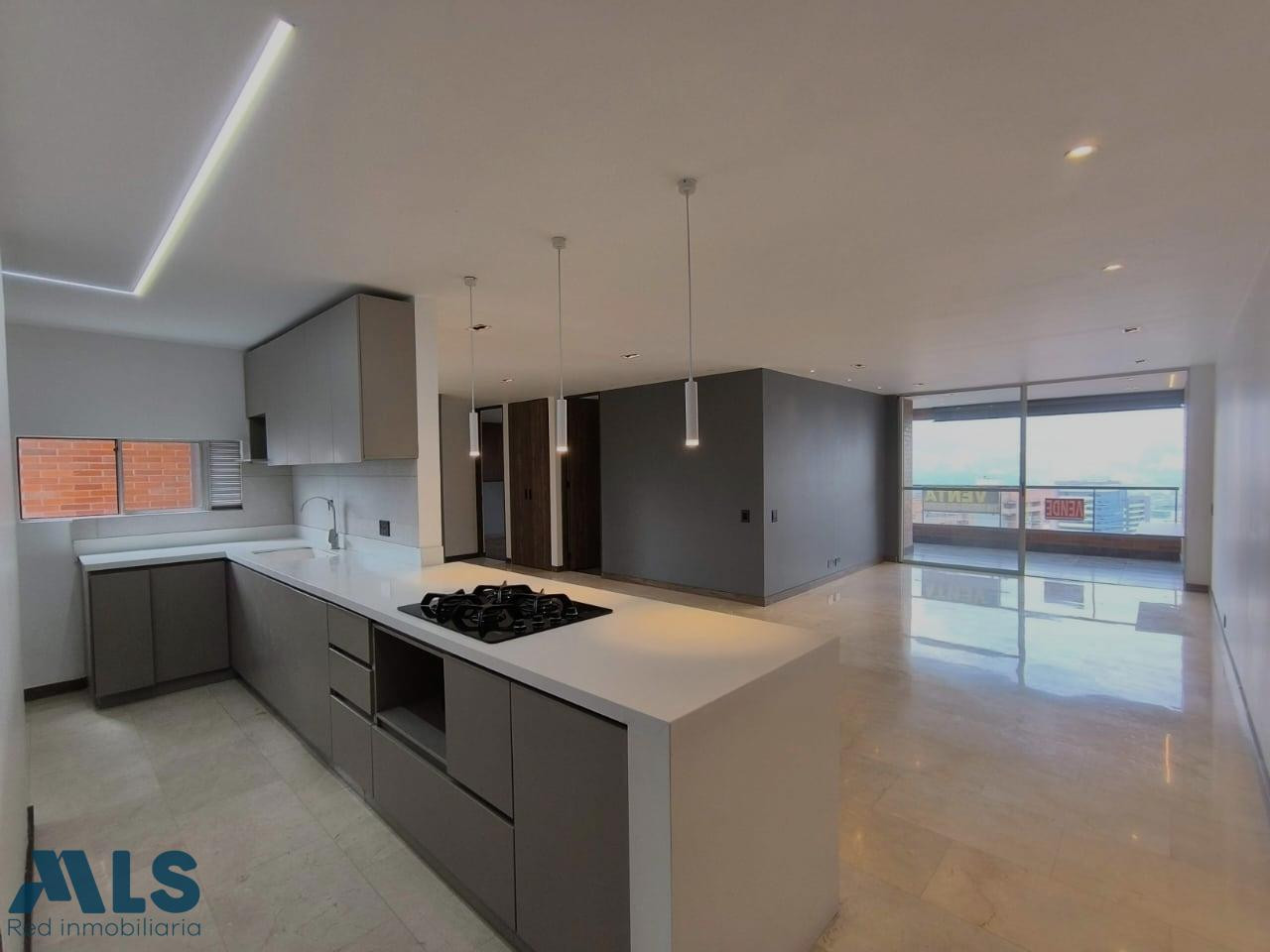 EXCLUSIVO APARTAMENTO EN CASTROPOL - REMODELADO. medellin - castropol