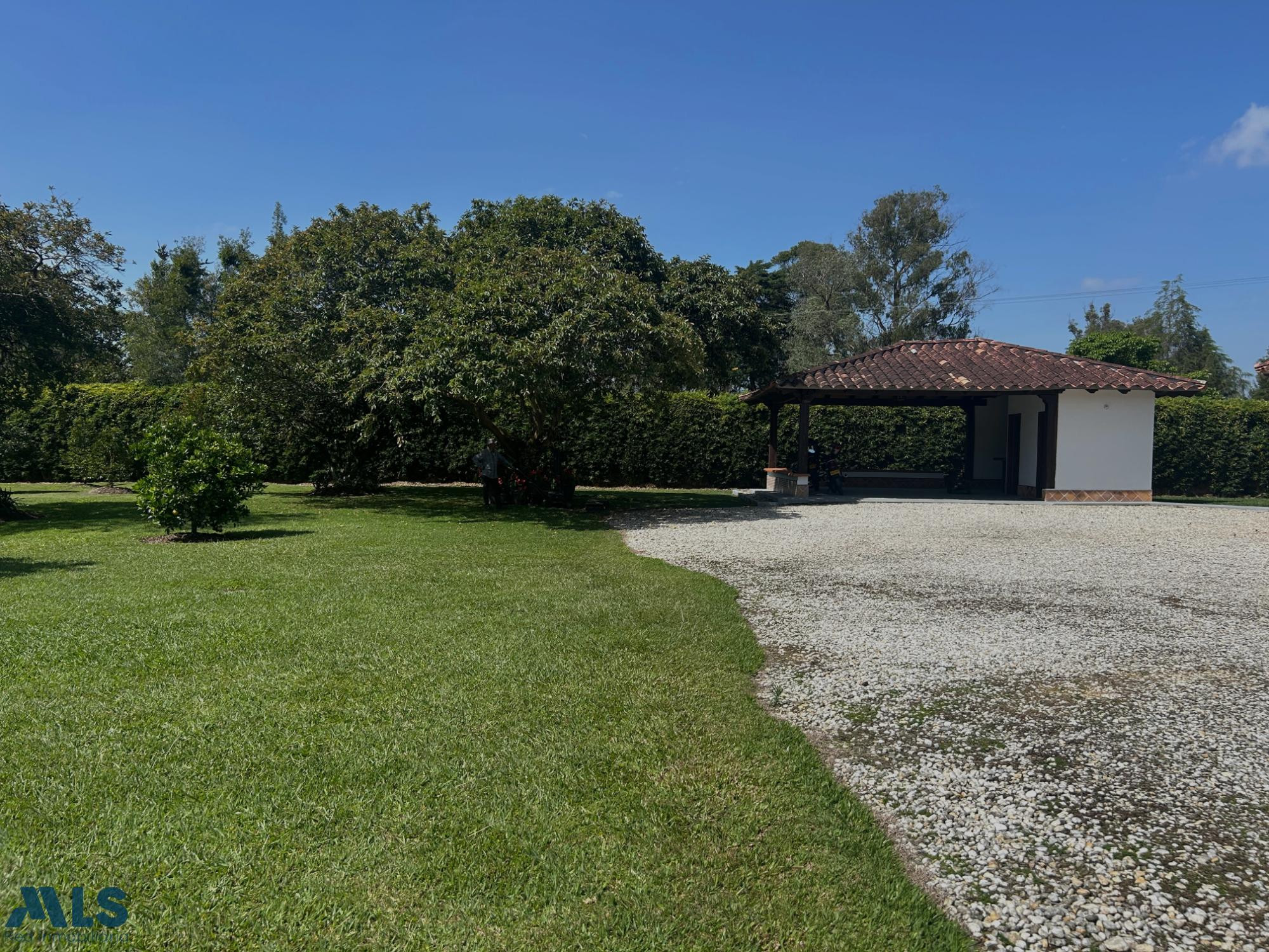 Venta de hermosa Casa Independiente en Llanogrande. rionegro - llanogrande