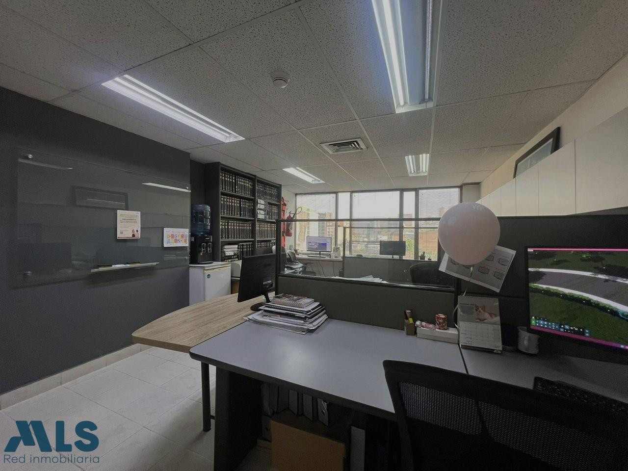 OFICINA PARA LA VENTA EN EL POBLADO, EXCELENTE UBICACIÓN. medellin - astorga