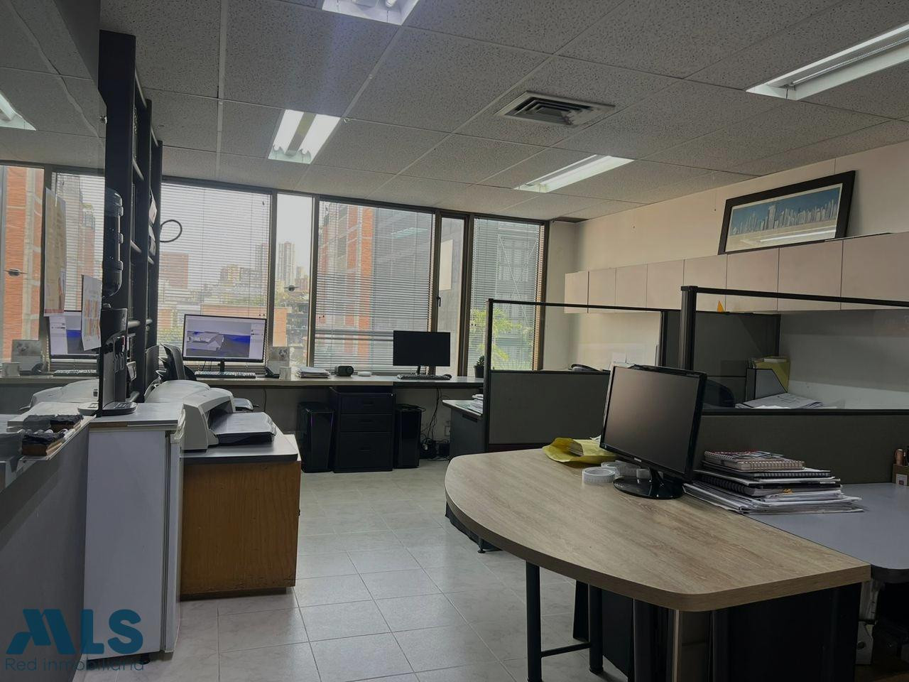 OFICINA PARA LA VENTA EN EL POBLADO, EXCELENTE UBICACIÓN. medellin - astorga