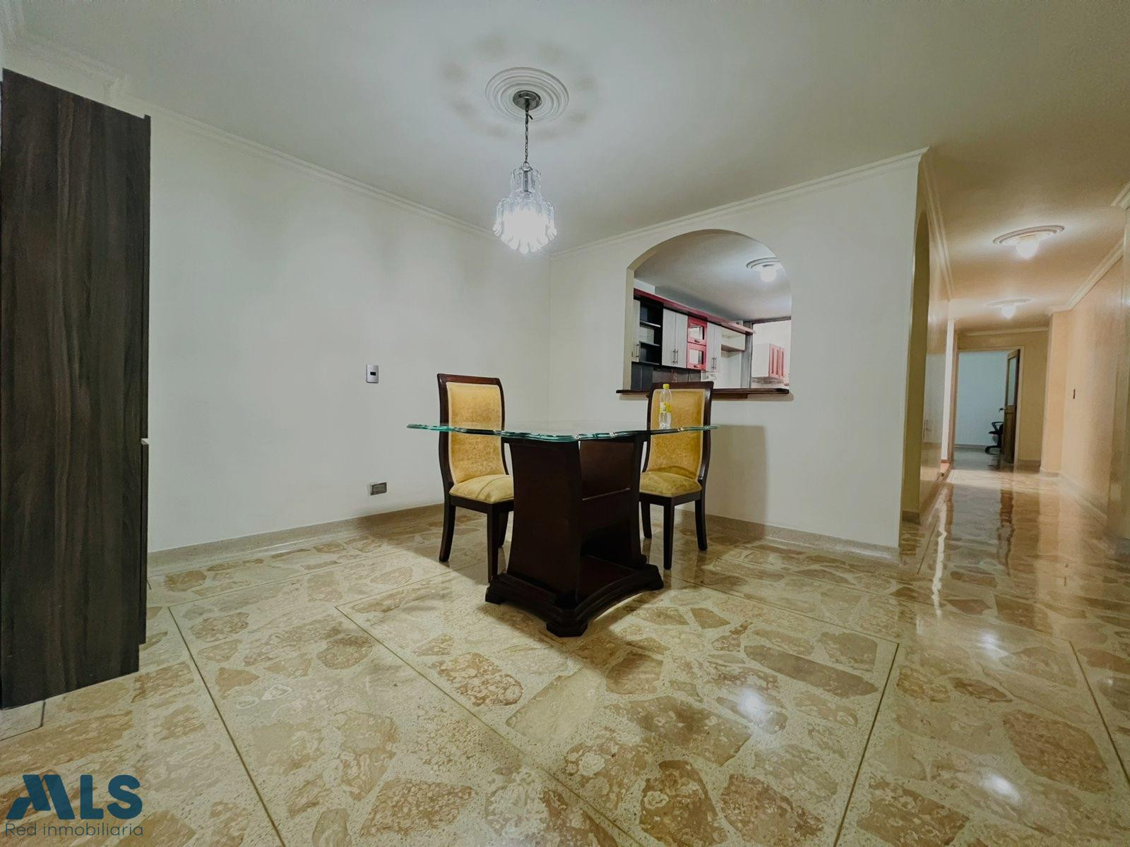 Casa de 2 niveles amplia y luminosa. itagui - los naranjos