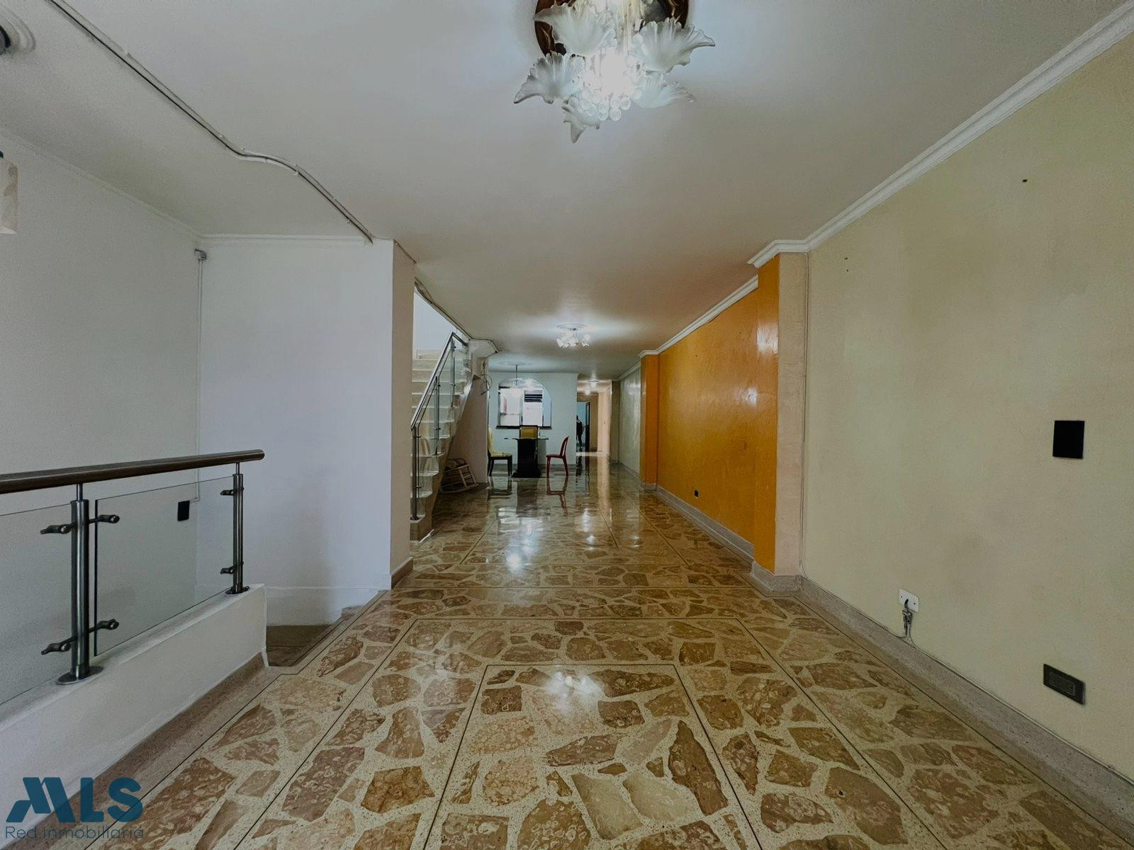 Casa de 2 niveles amplia y luminosa. itagui - los naranjos