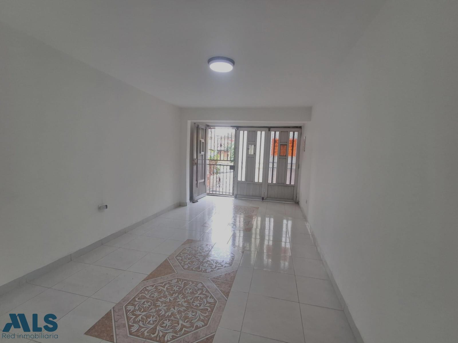 Casa primer piso con garaje medellin - el diamante