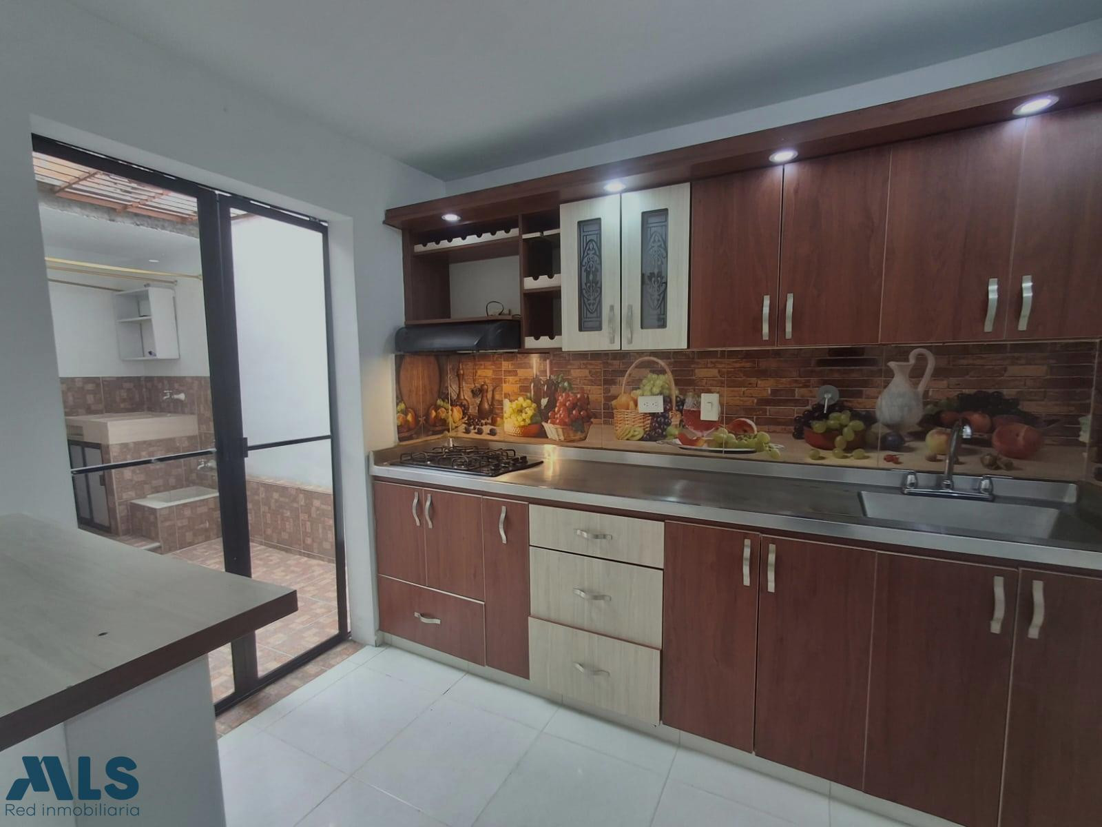 Casa primer piso con garaje medellin - el diamante