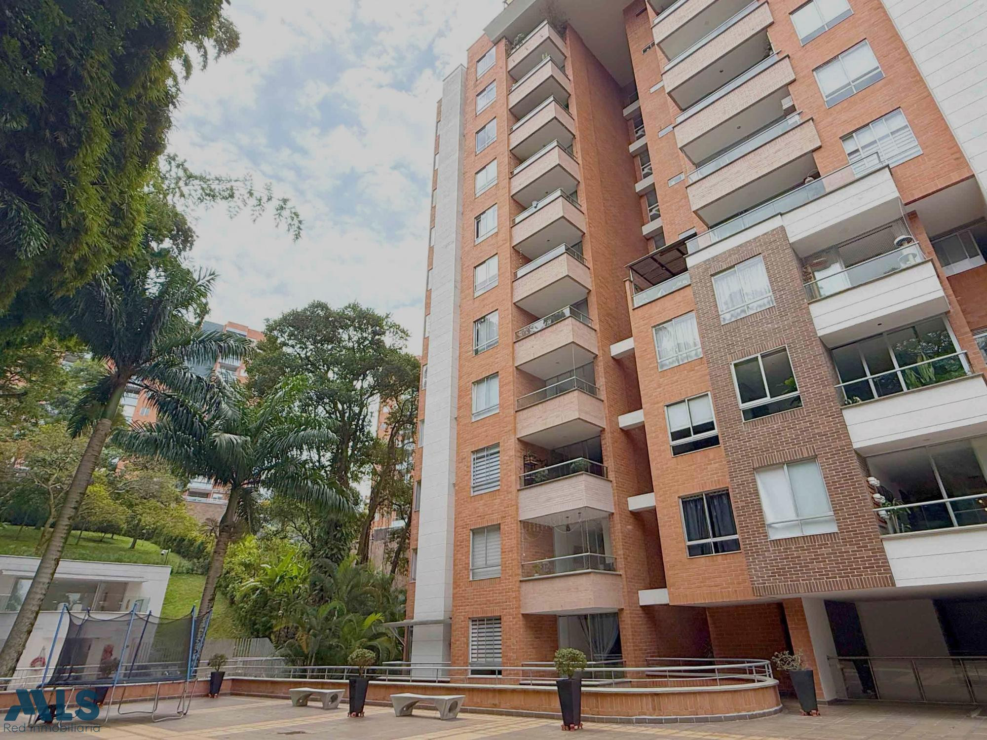Apartamento en zona tranquila con precio de oportunidad en Envigado envigado - el esmeraldal
