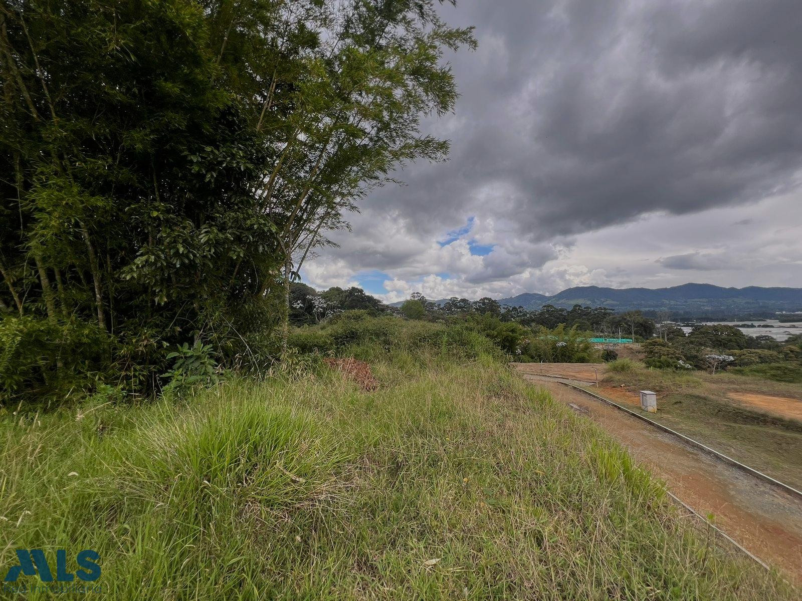 hermoso lote en la ceja muy bien ubicado la-ceja - v el capiro