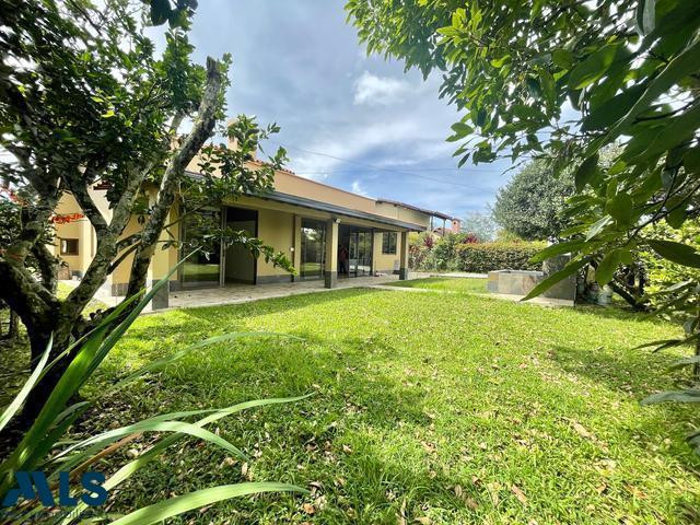 CASA CAMPESTRE EN UN NIVEL EN RIONEGRO rionegro - sector gualanday