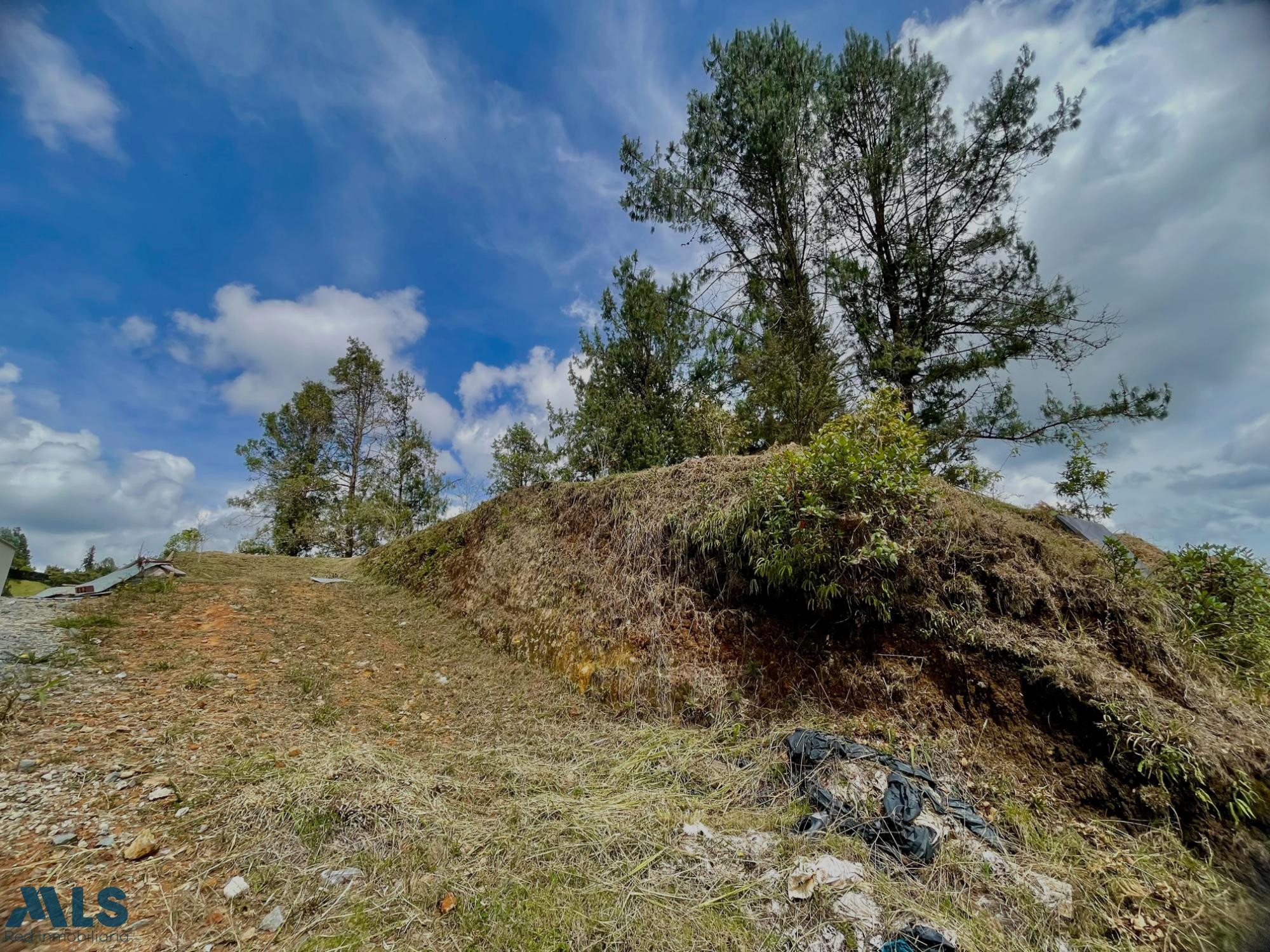 Lote con vista en una unidad con todos los amenities envigado - alto del escobero envigado