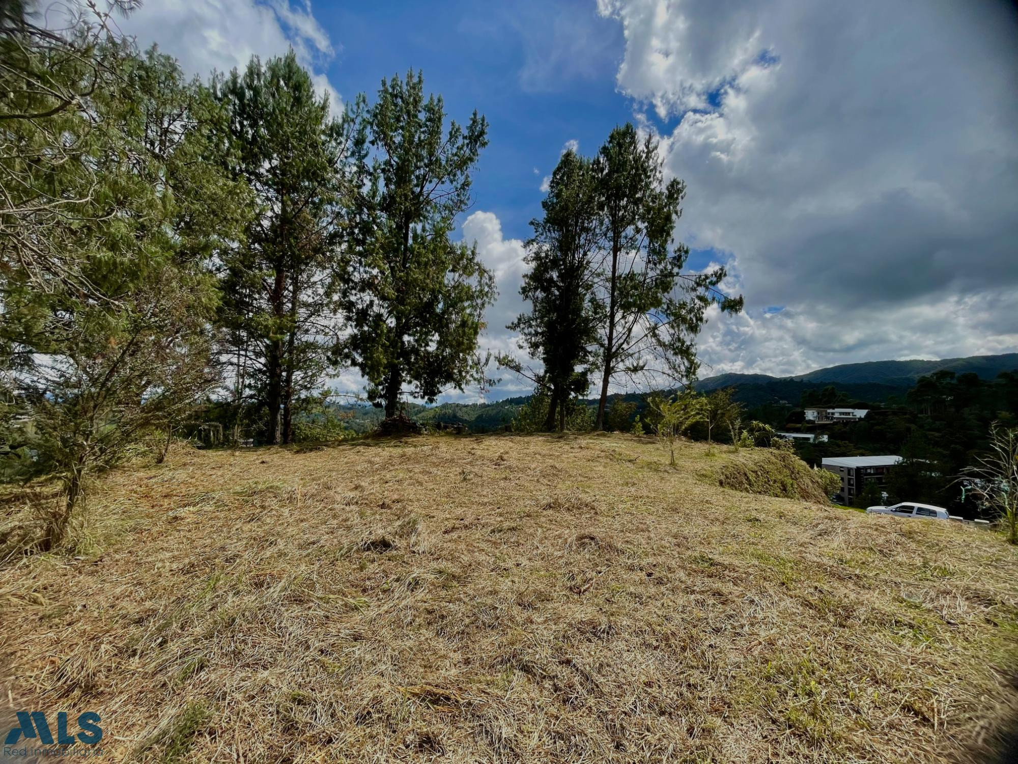 Lote con vista en una unidad con todos los amenities envigado - alto del escobero envigado