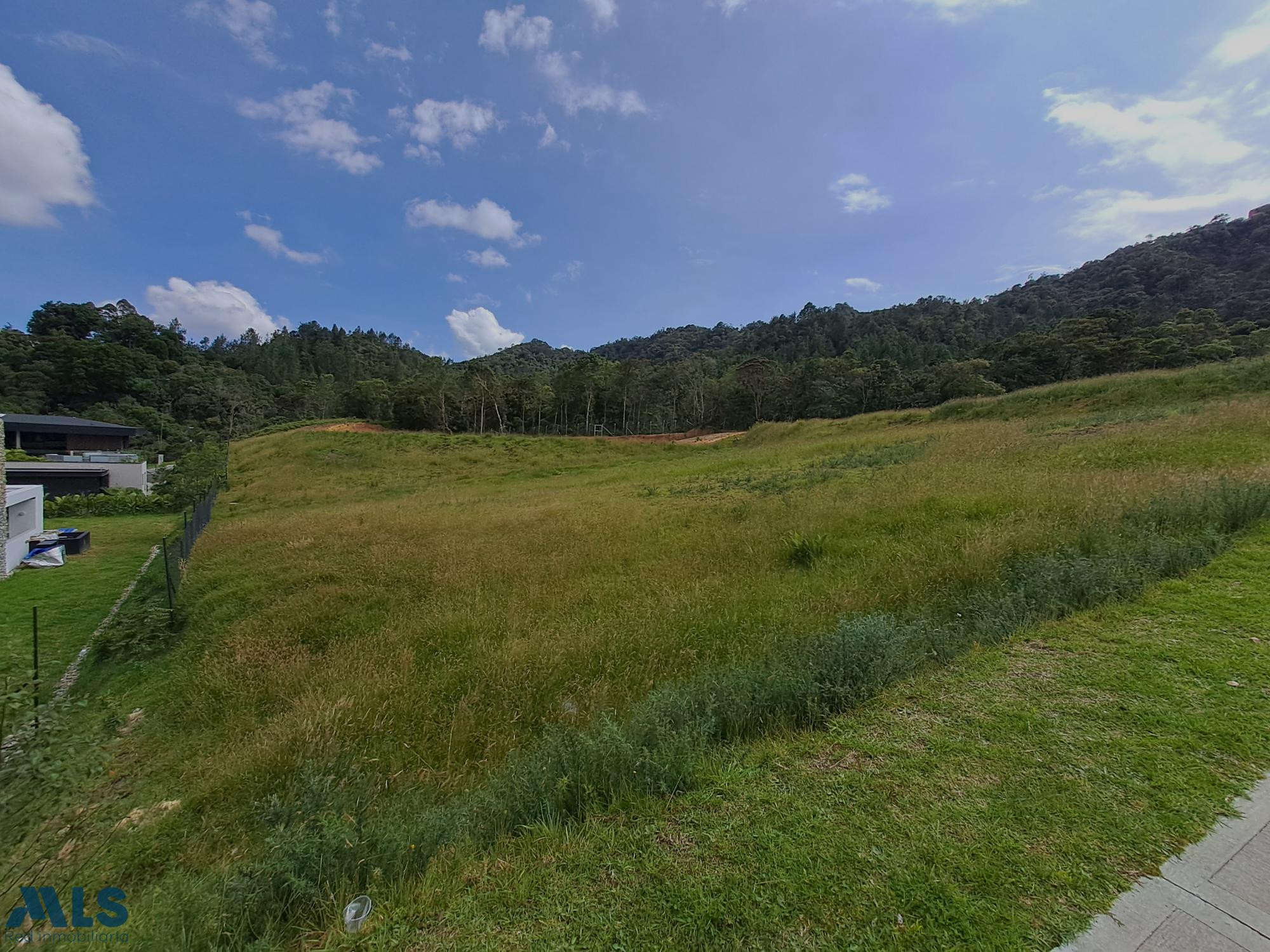 Lote en parcelación privilegiada con acceso por Palmas y Escobero envigado - alto del escobero envigado