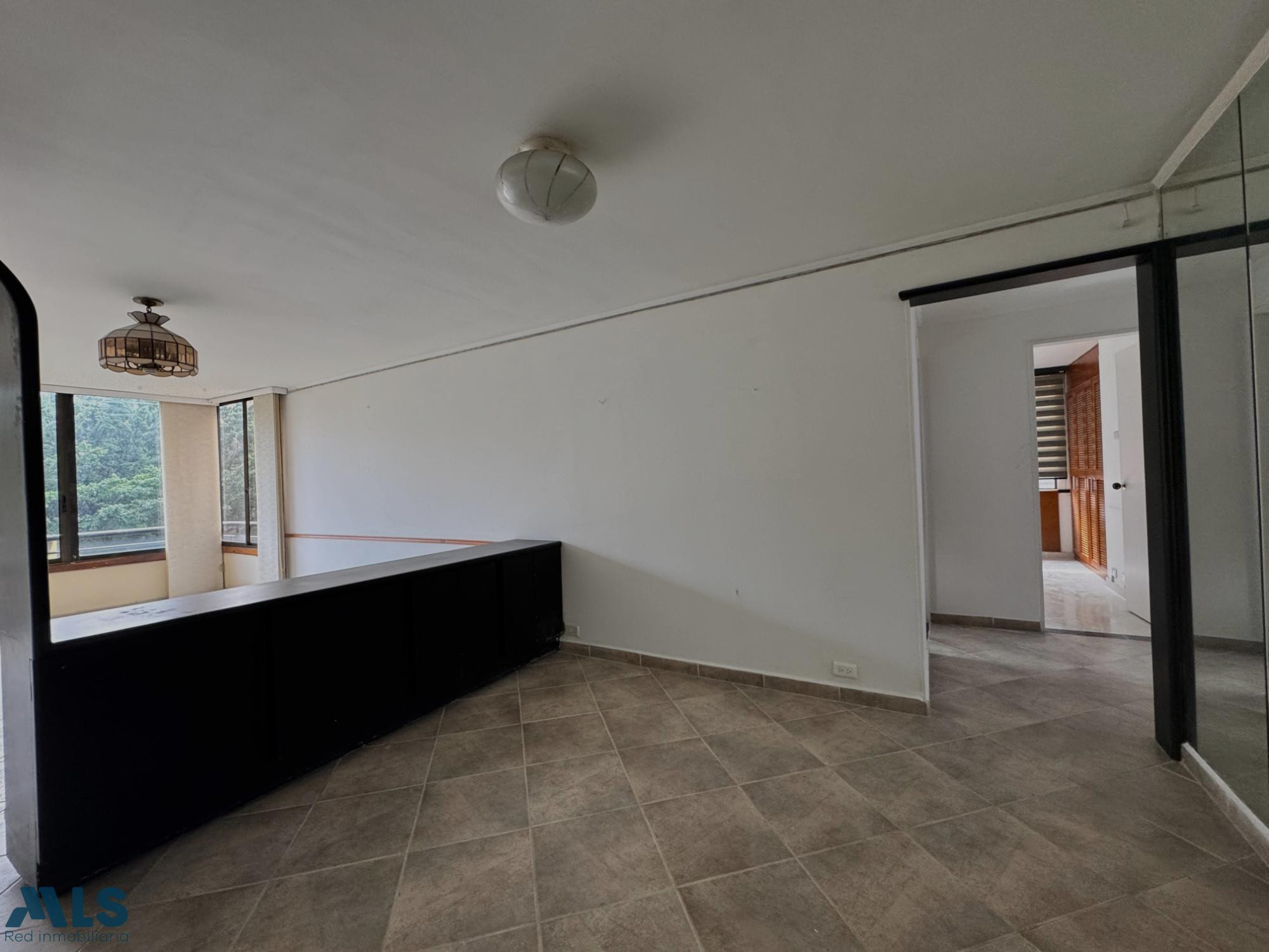 🔑 Apartamento con enorme potencial en el corazón de El Poblado medellin - patio bonito