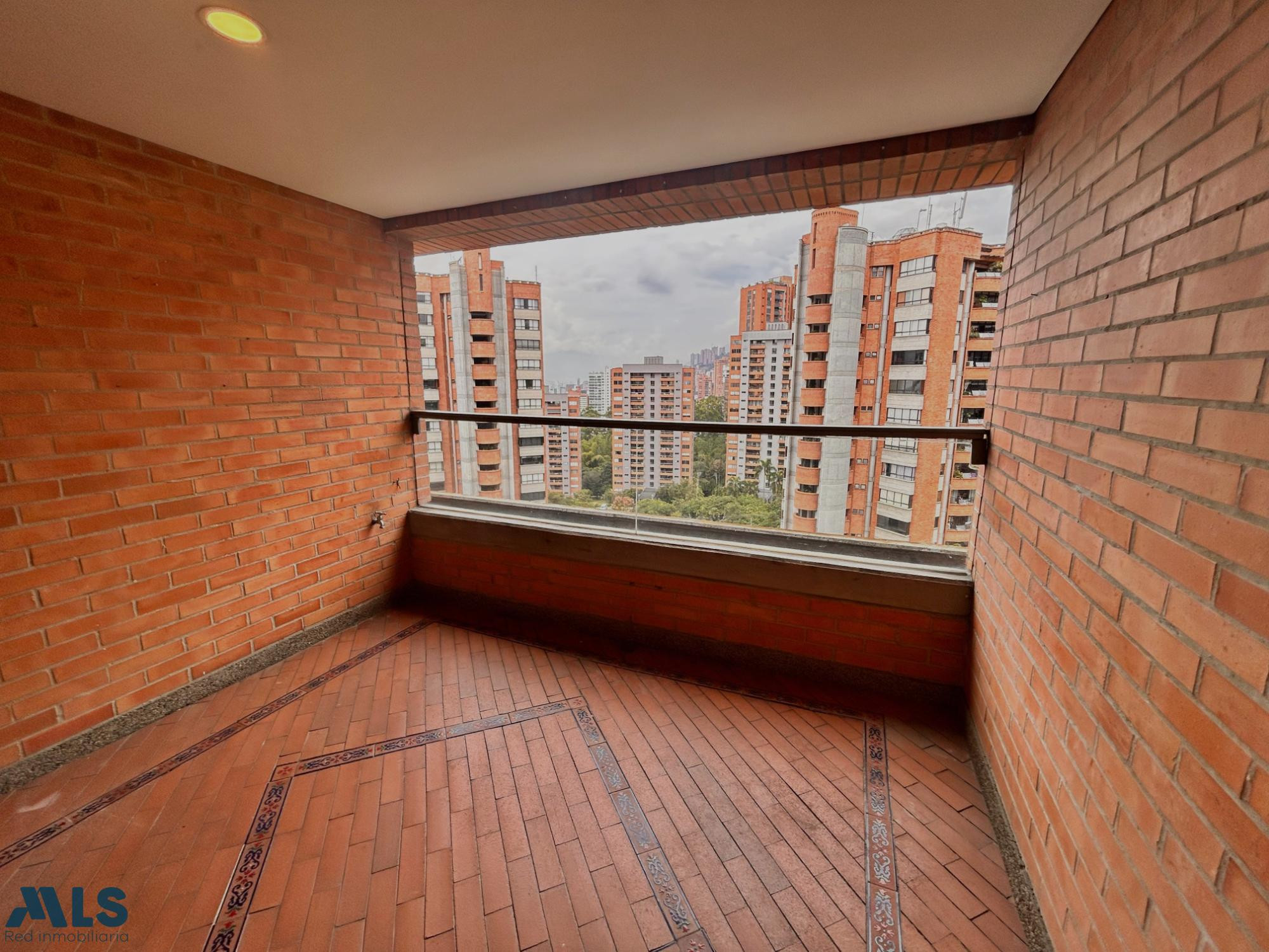 Apto Los balsos , cerca a milla de oro medellin - los balsos no 1