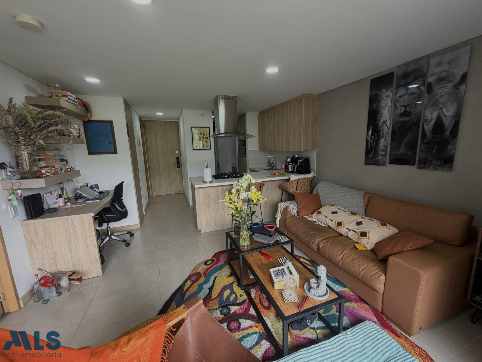 VENDO HERMOSO APARTAESTUDIO - POBLADO - PALMAS - PISO ALTO medellin - altos del poblado