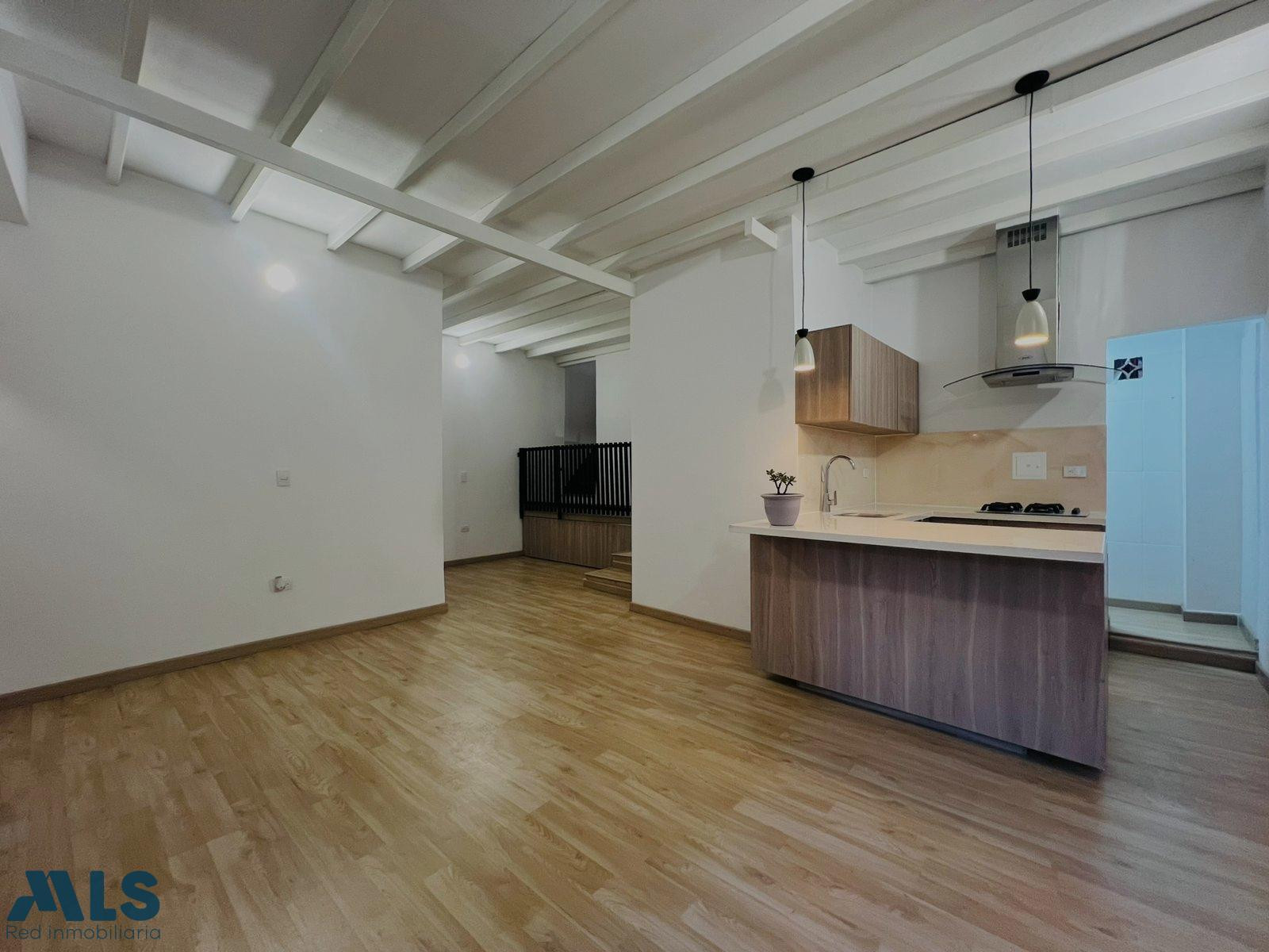 Apartamento dúplex amplio e iluminado. medellin - las margaritas