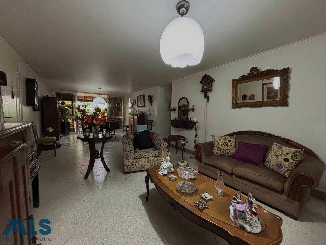 Apartamento con excelente ubicación y espacios. medellin - la aguacatala