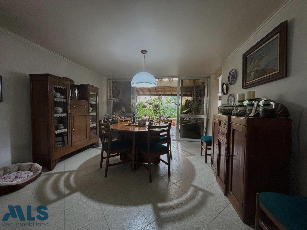 Apartamento con excelente ubicación y espacios. medellin - la aguacatala